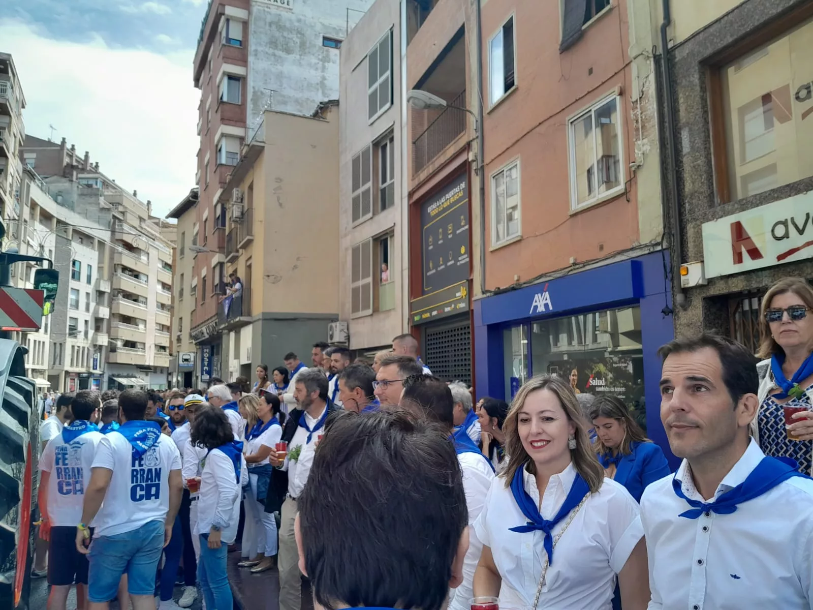 Arrancan las fiestas en Barbastro con el cohete y la cabalgata.