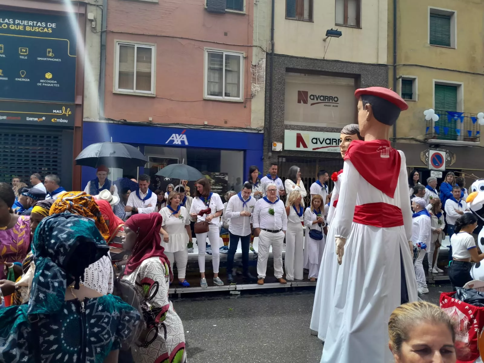 Arrancan las fiestas en Barbastro con el cohete y la cabalgata.