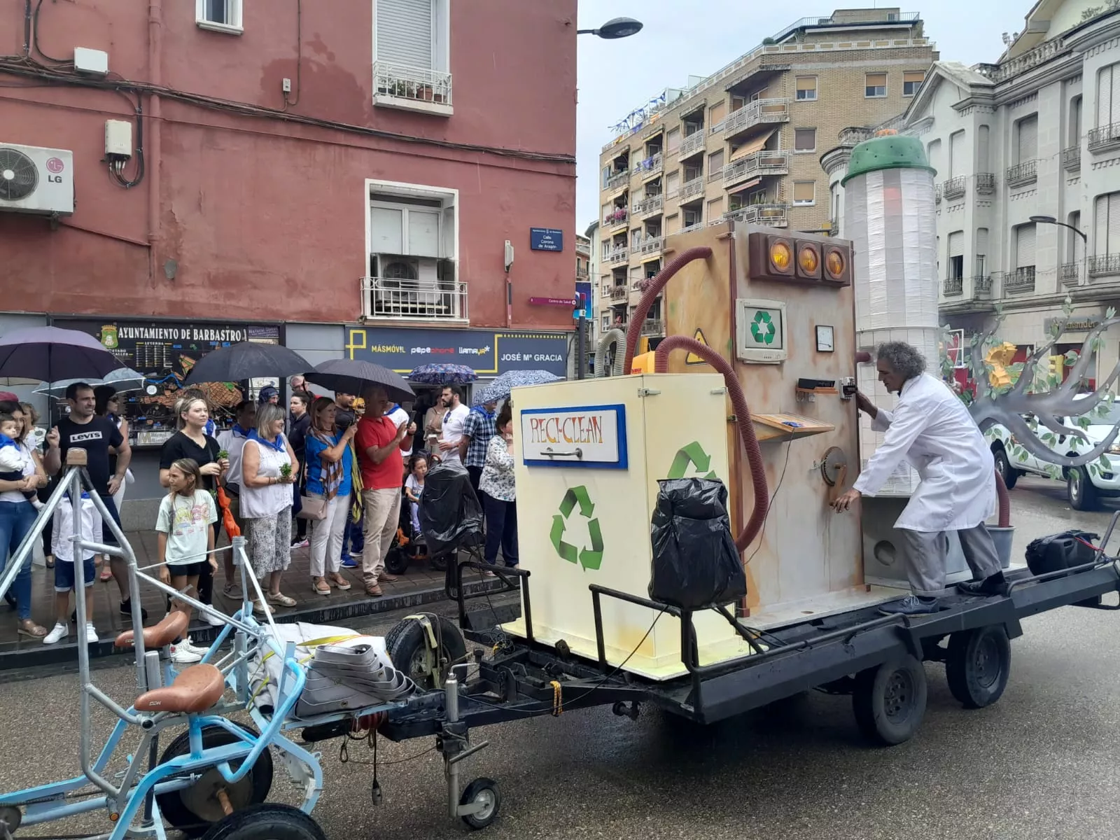 Arrancan las fiestas en Barbastro con el cohete y la cabalgata.