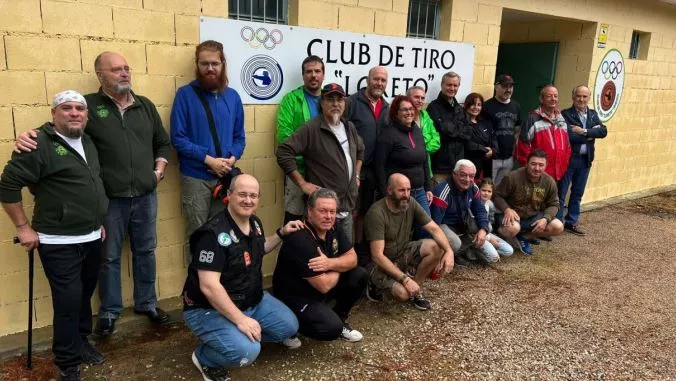 Foto de familia en la tirada del CT Loreto correspondiente al Trofeo Gimnasio Moon.