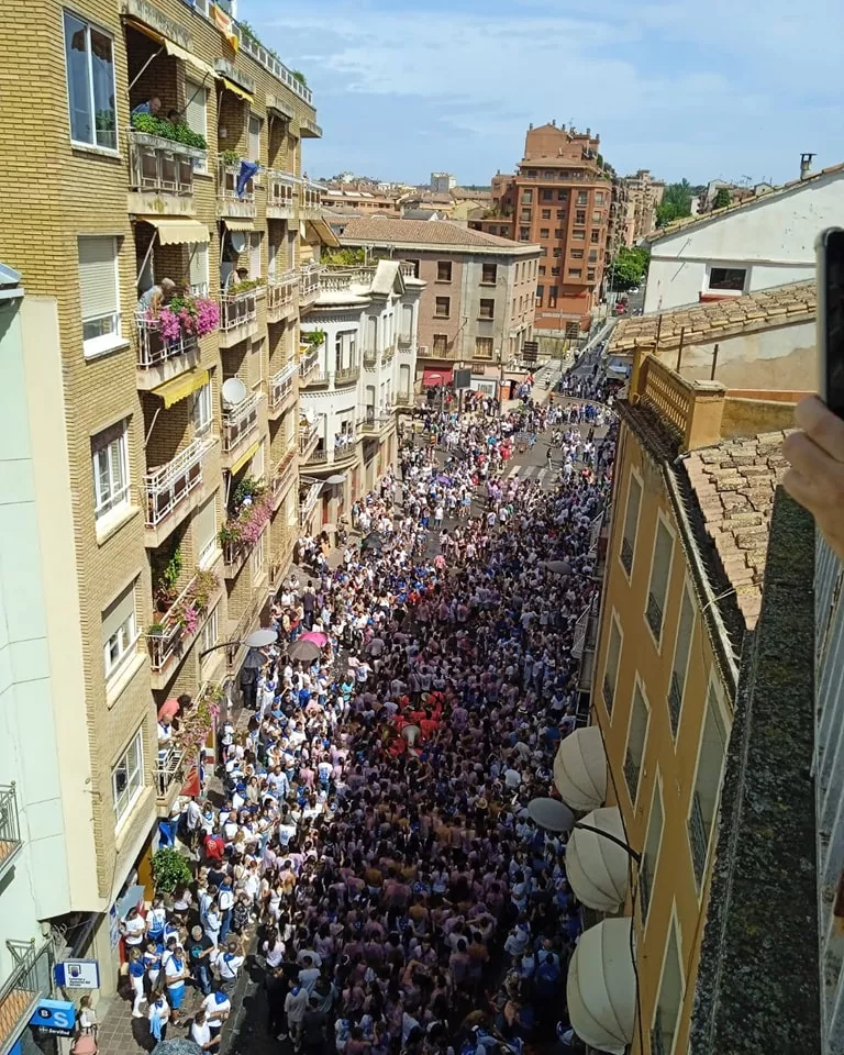 Arrancan las fiestas en Barbastro con el cohete y la cabalgata.