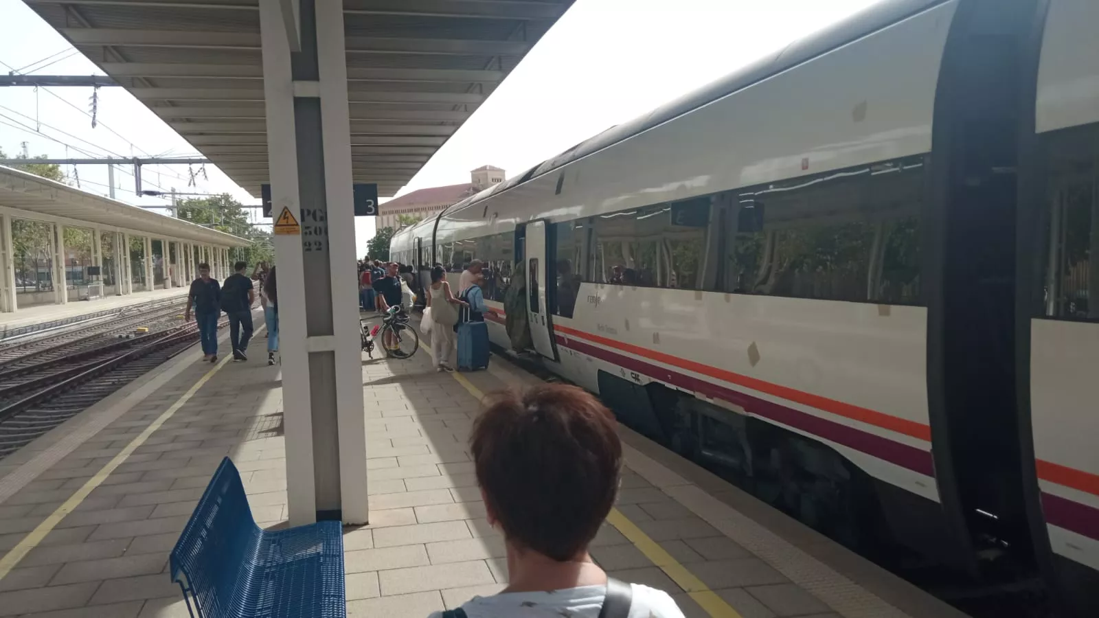 Trenes de Media Distancia Huesca-Zaragoza y Zaragoza-Binéfar y el AVE, afectados por una avería en la vía