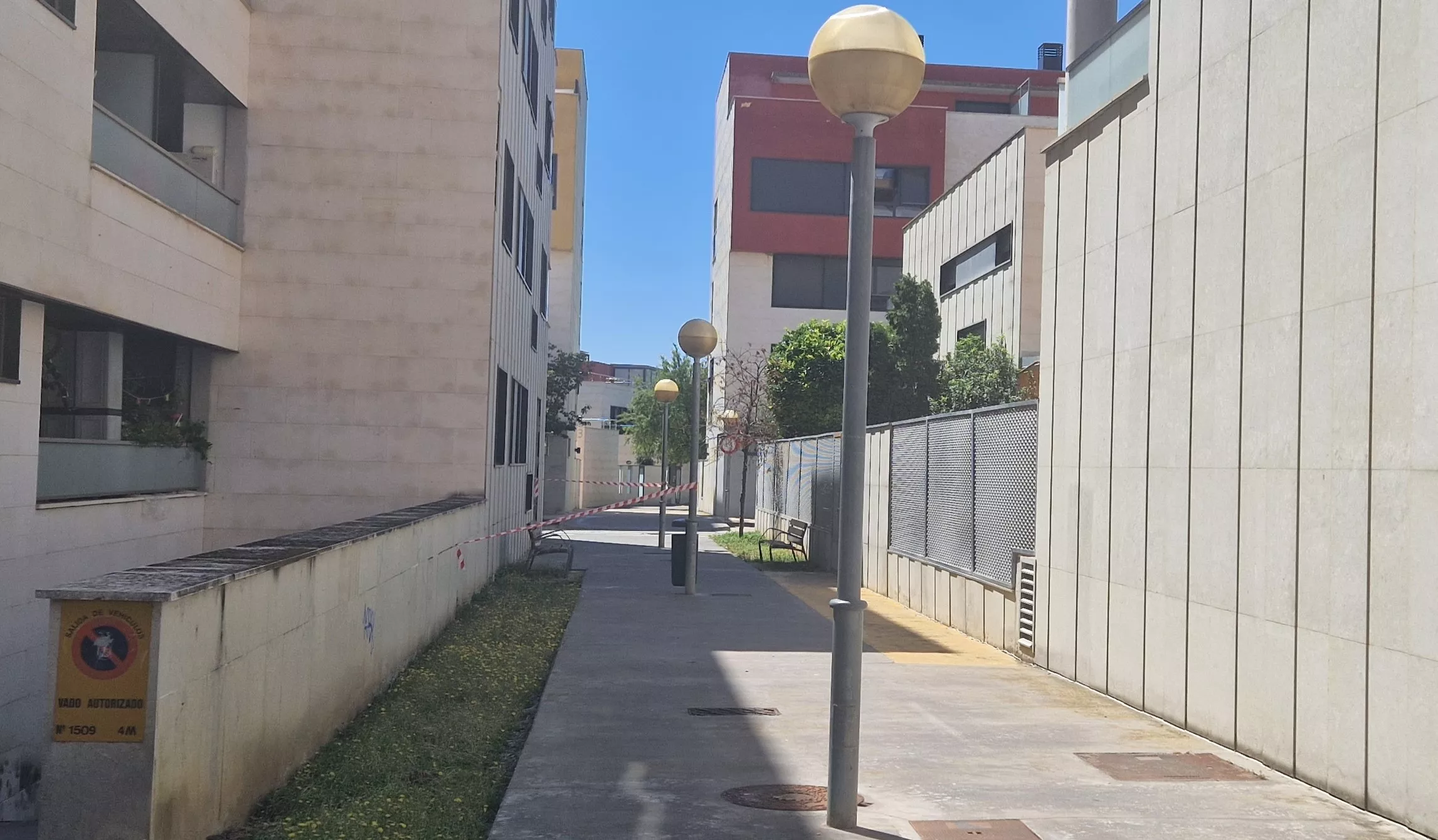 Edificio afectado en una calle en el entorno del Parque Padre Querbes. Foto Myriam Martínez