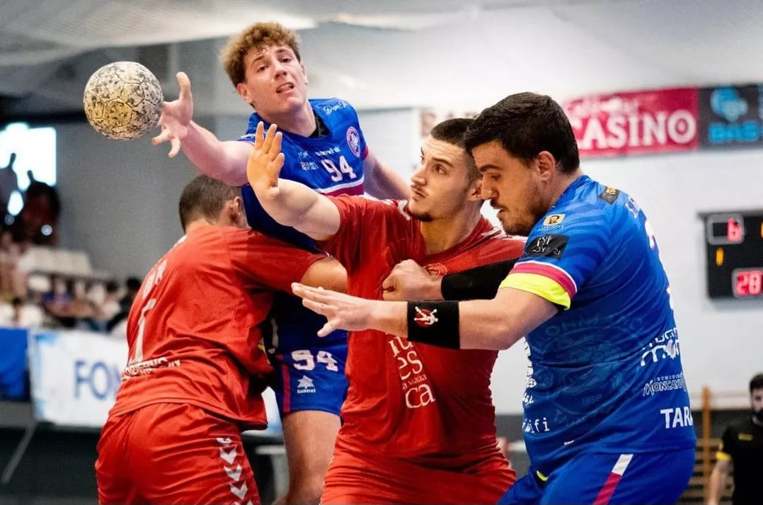 Un momento del encuentro entre el Tarazona y Bada Huesca. Foto de archivo. Foto: Raúl López Navarro