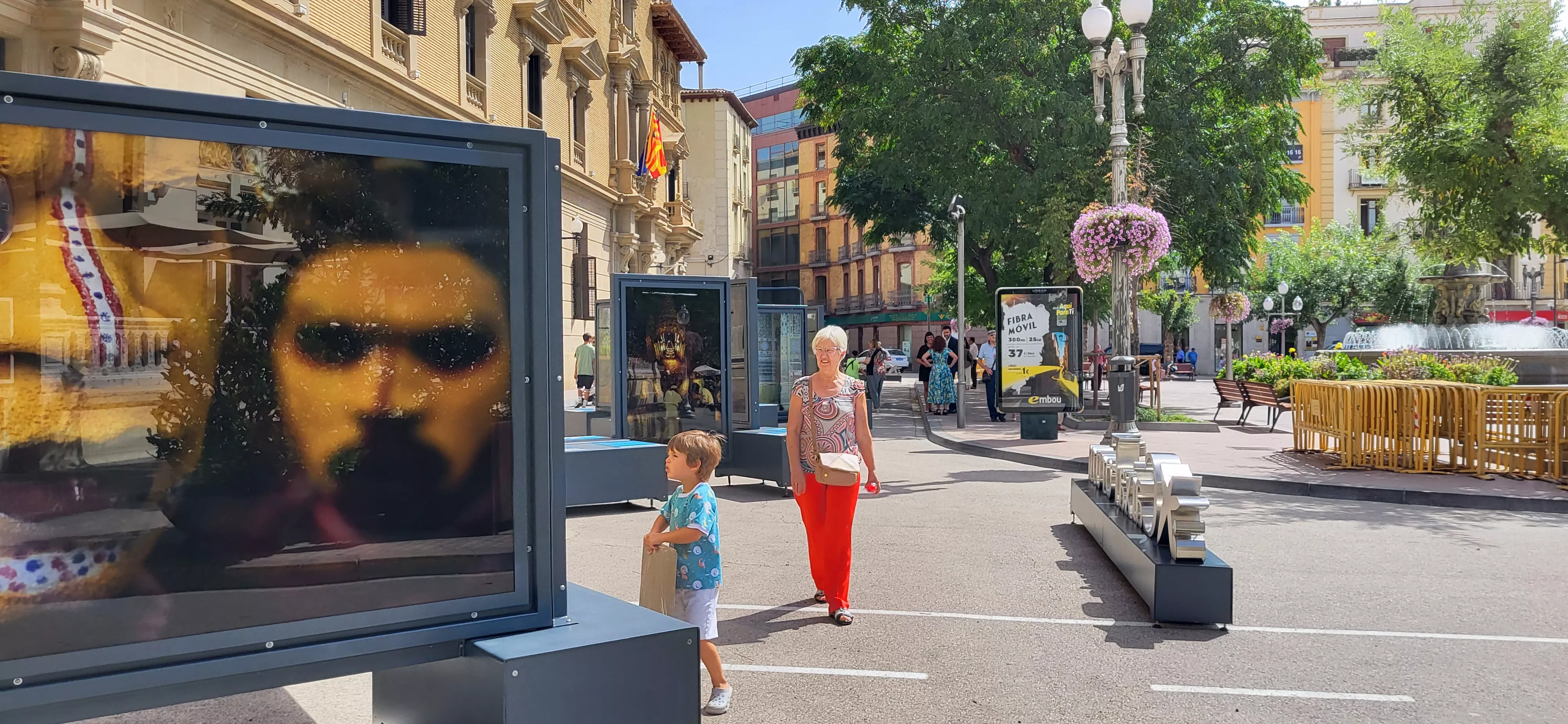 Exposición de fotografías de National Geographic en la plaza de Navarra.