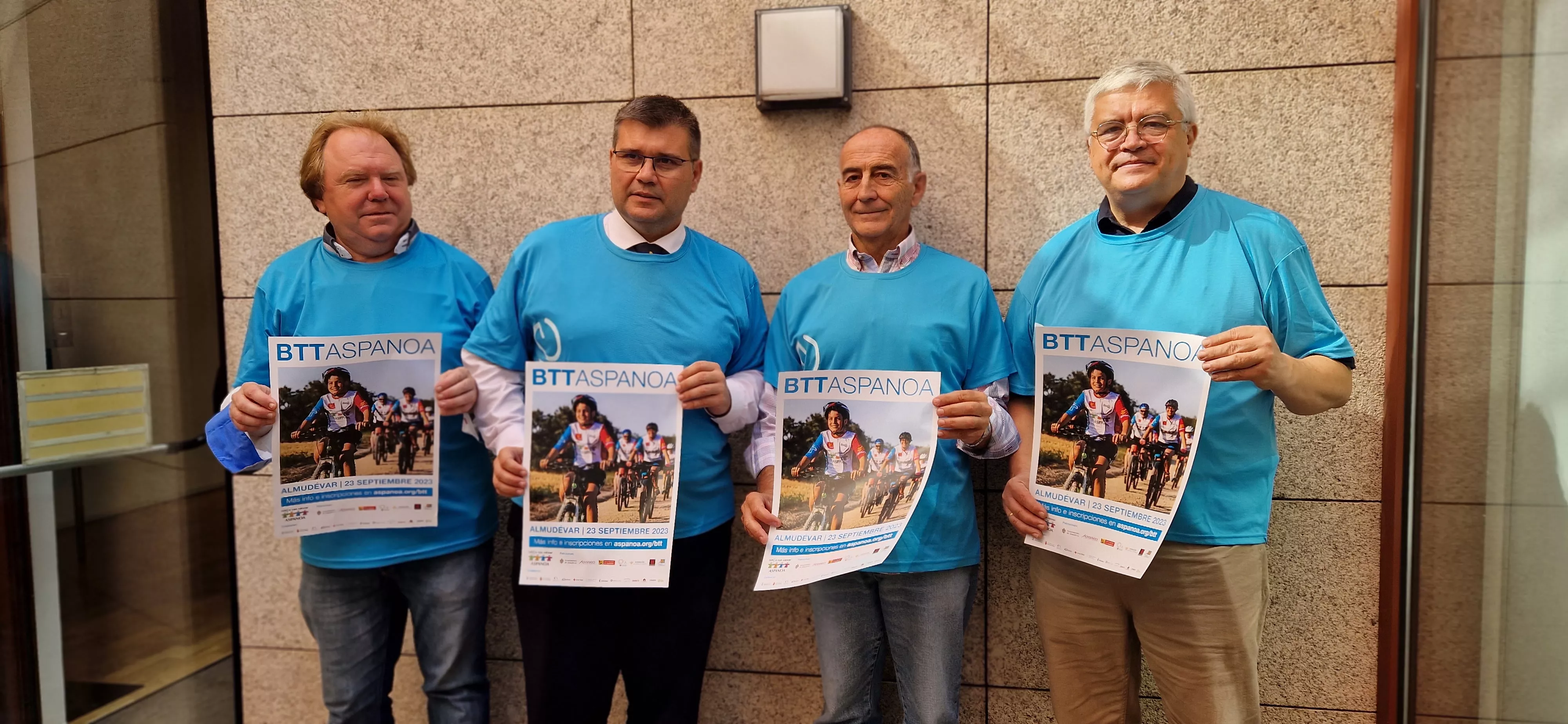 José Luis Abad, Jesús Uriol, Antonio Justes y Juan Carlos Acín, presentando la undécima edición de la BTT Aspanoa. Foto Myriam Martínez