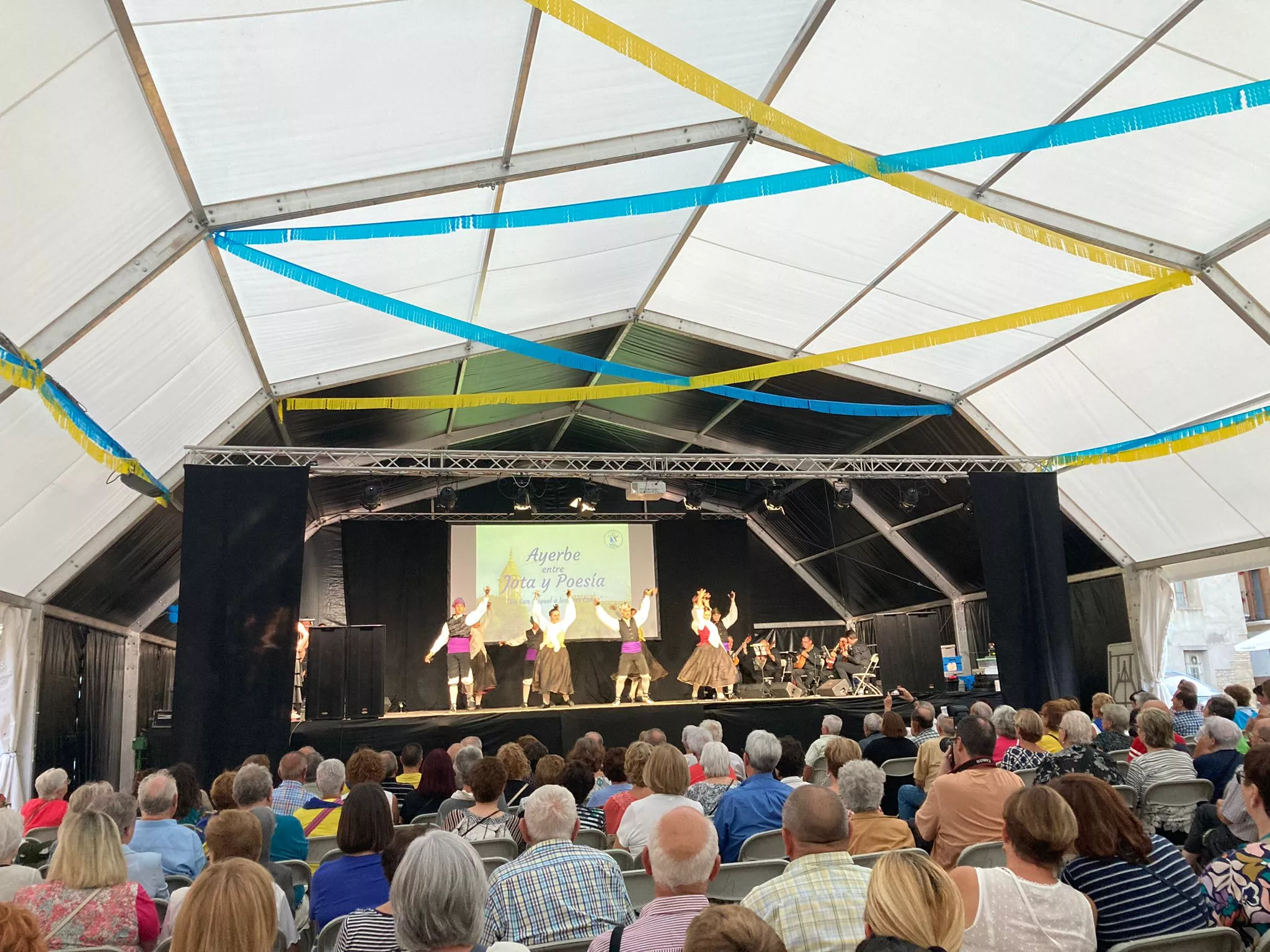 Jotas con la Agrupación Folklórica Santa Leticia de Ayerbe.