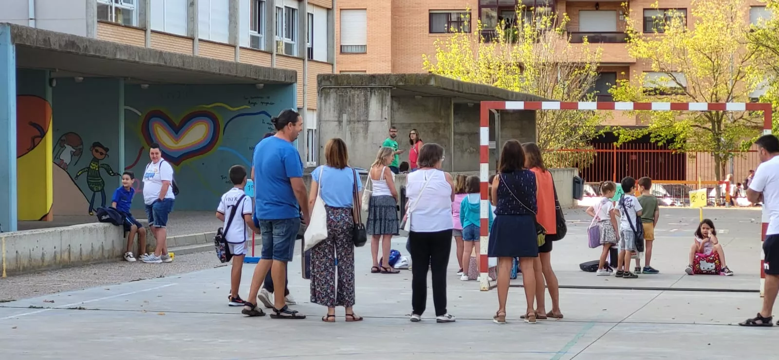 Siete centros de la provincia de Huesca tienen exceso de demanda en el proceso de escolarización. Siete centros de la provincia de Huesca tienen exceso de demanda en el proceso de escolarización.