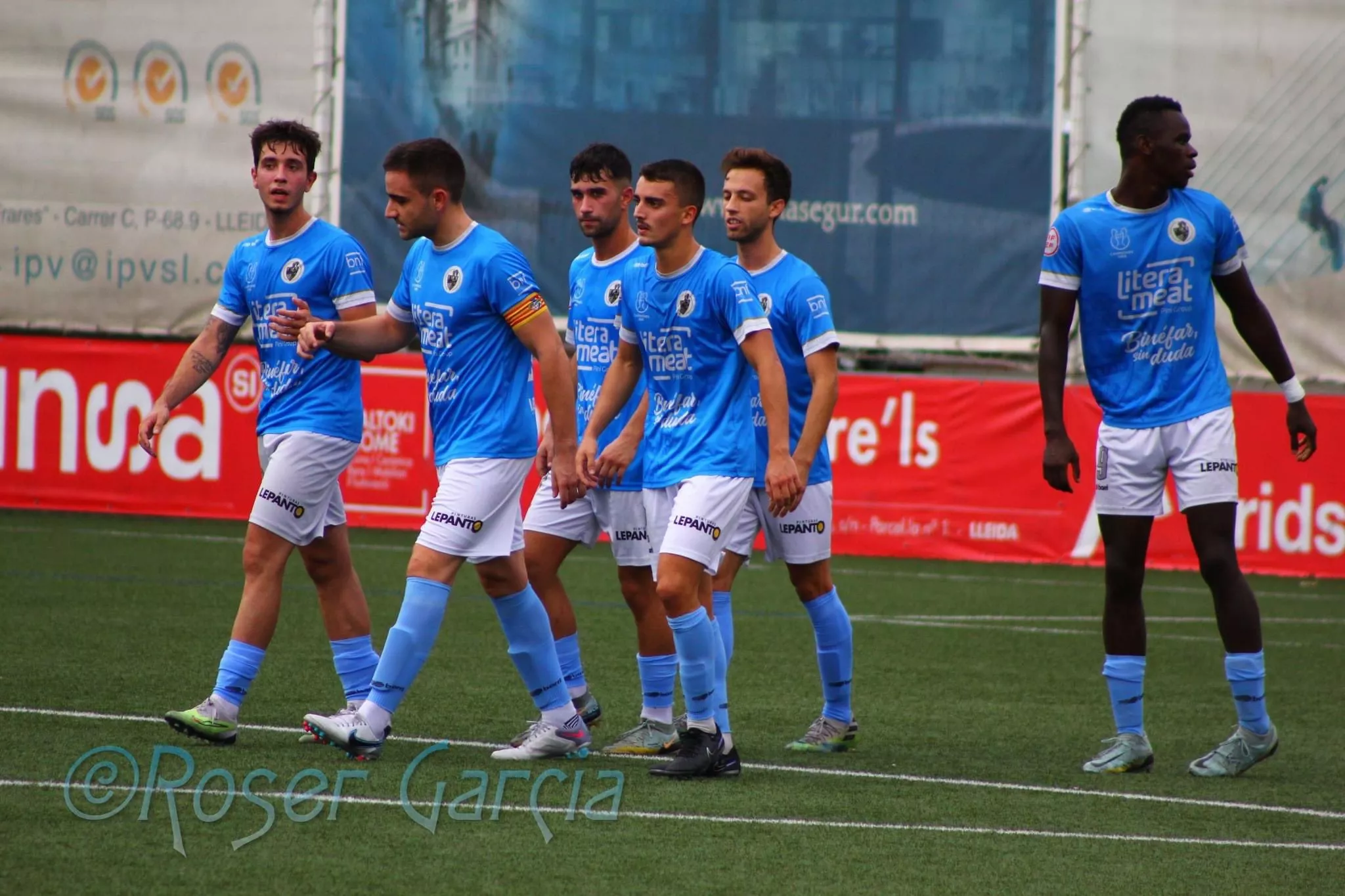 Un momento de un amistoso entre el Atletic Segre y el CD Binéfar. Foto: Roser García