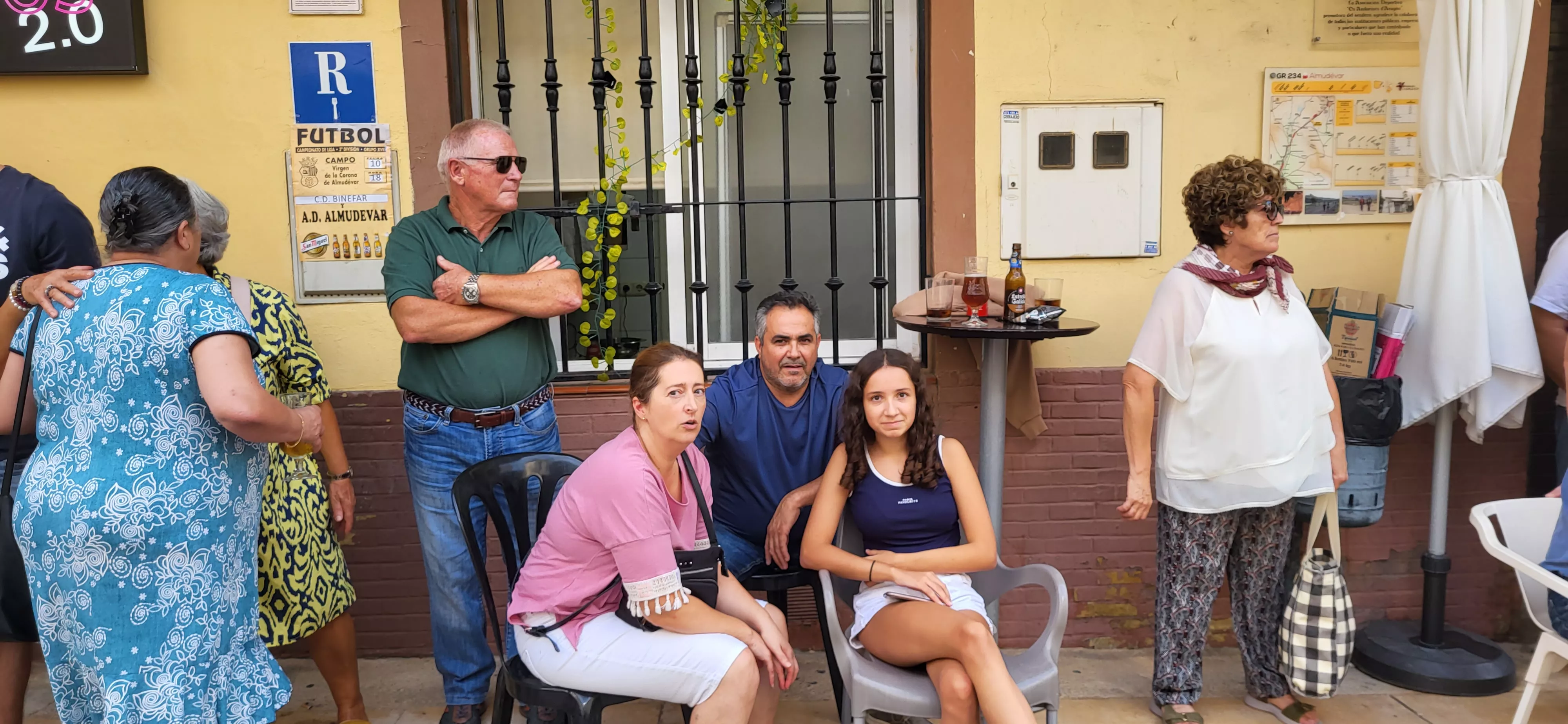 La cabalgata de carrozas en el inicio de las fiestas de Almudévar. Foto Mercedes Manterola