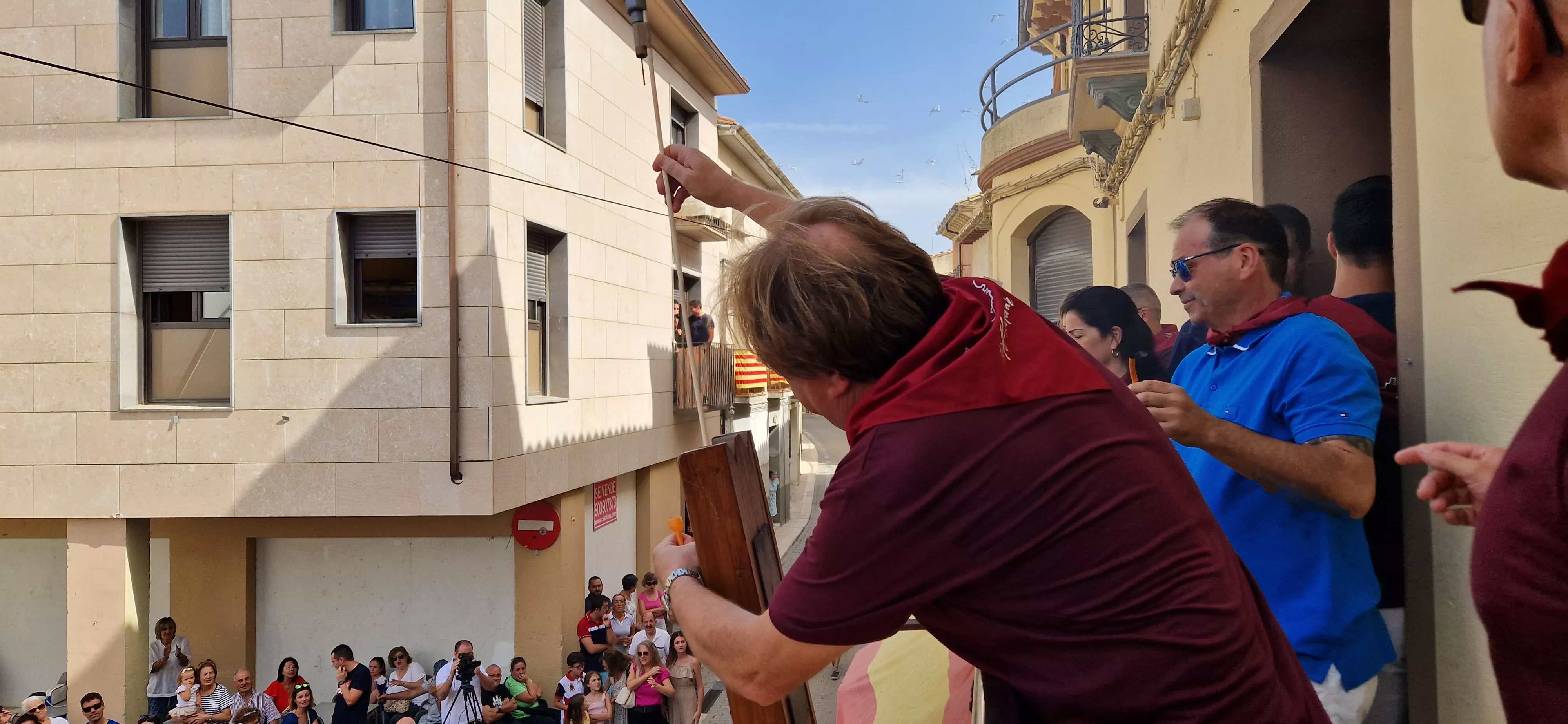 Gran chupinazo anunciador de las fiestas de Almudévar 2023. Foto Myriam Martínez 