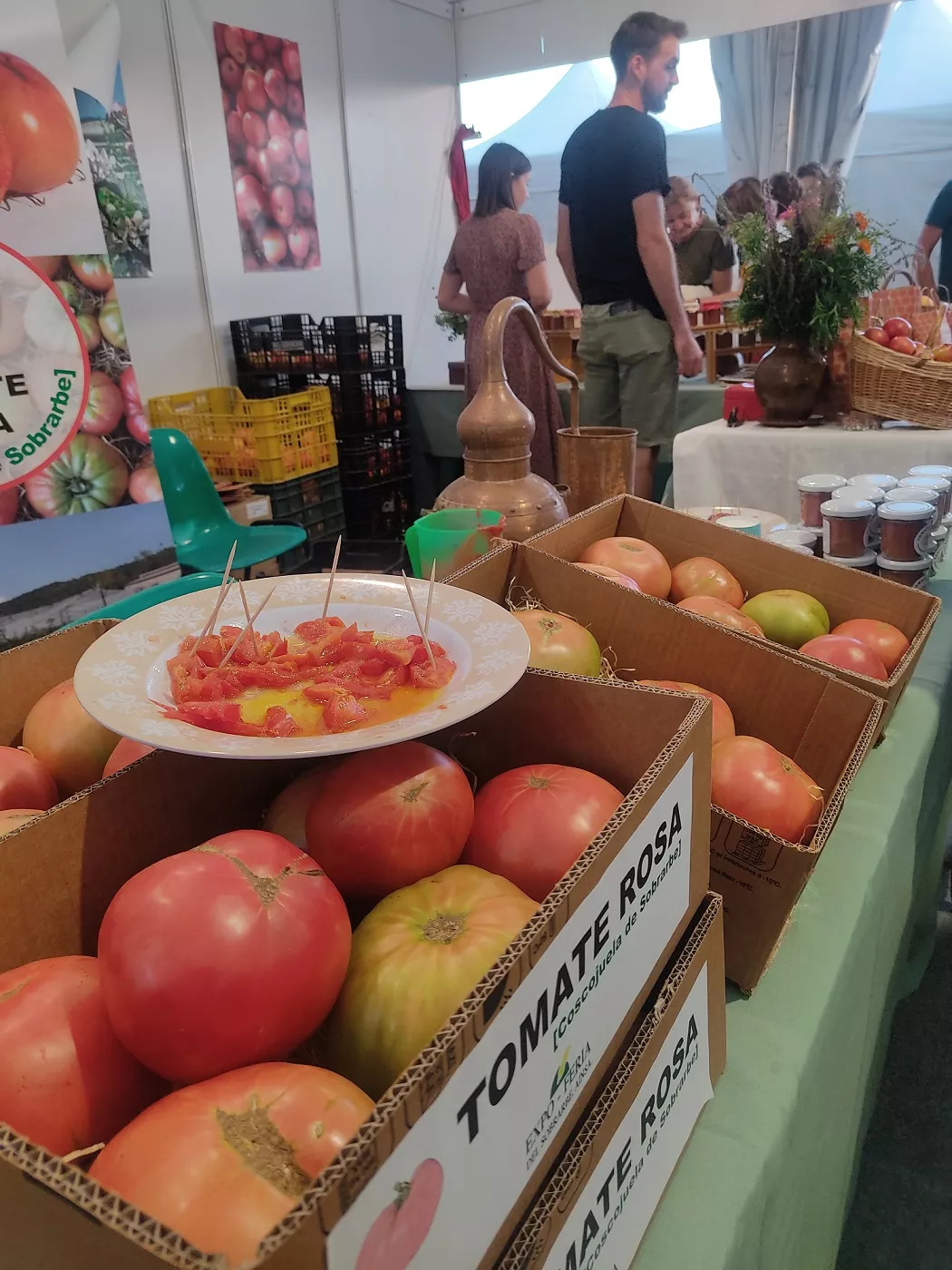 Uno de los estands instalados en la Expoferia del Sobrarbe.