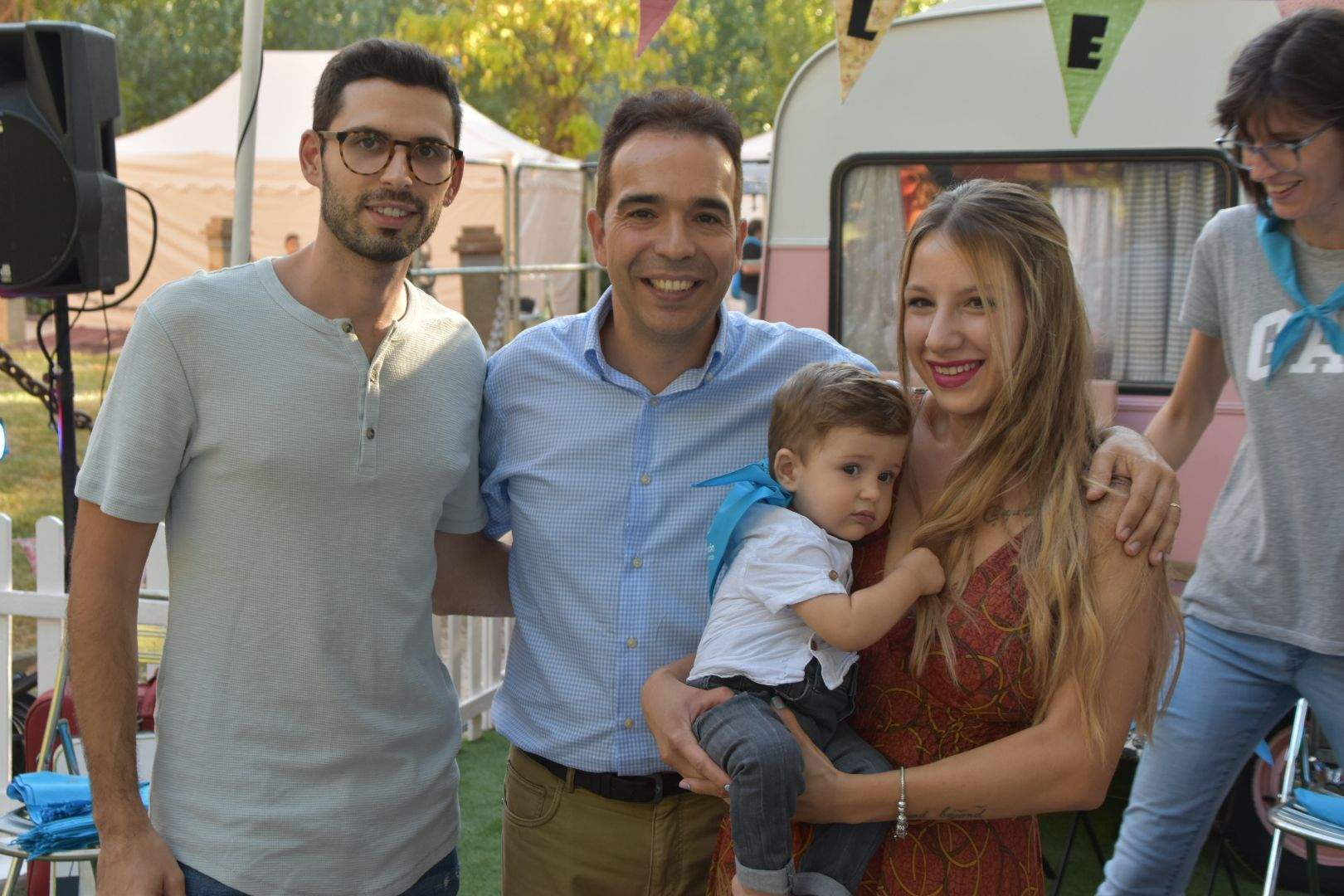 Los bebés de Monzón reciben su primera pañoleta 