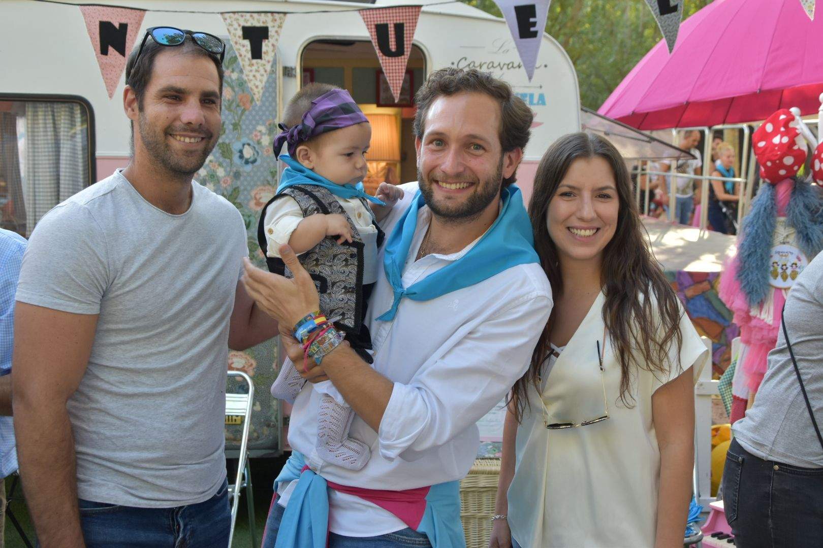 Los bebés de Monzón reciben su primera pañoleta 