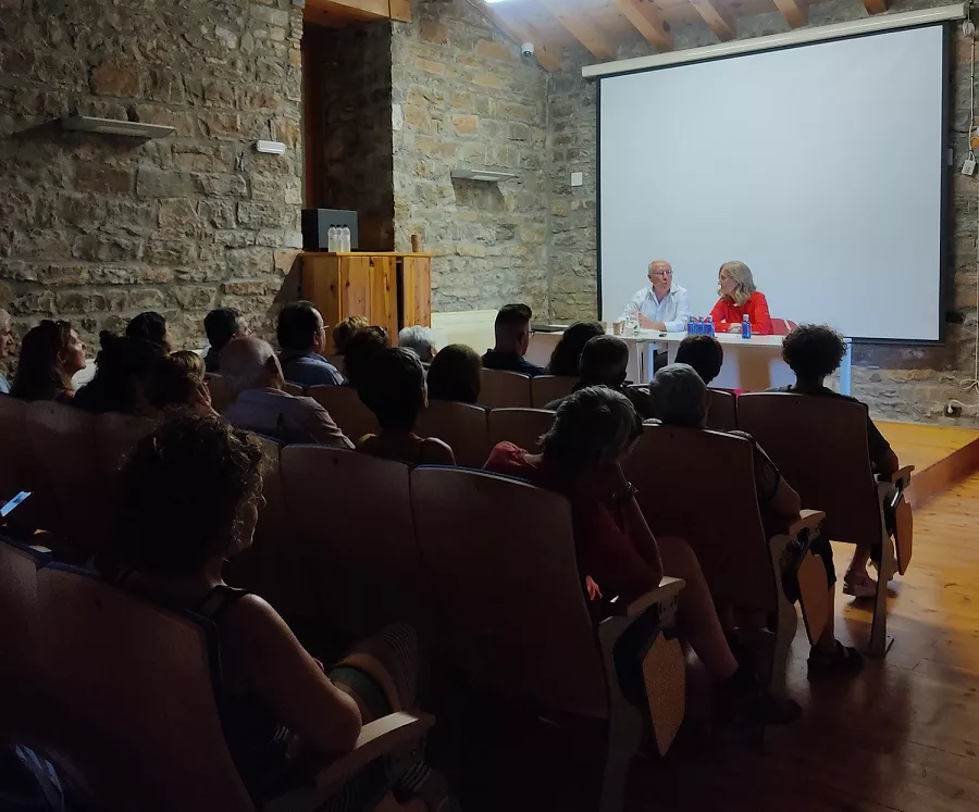 Público durante la presentación del libro 'La vida de Ángela'