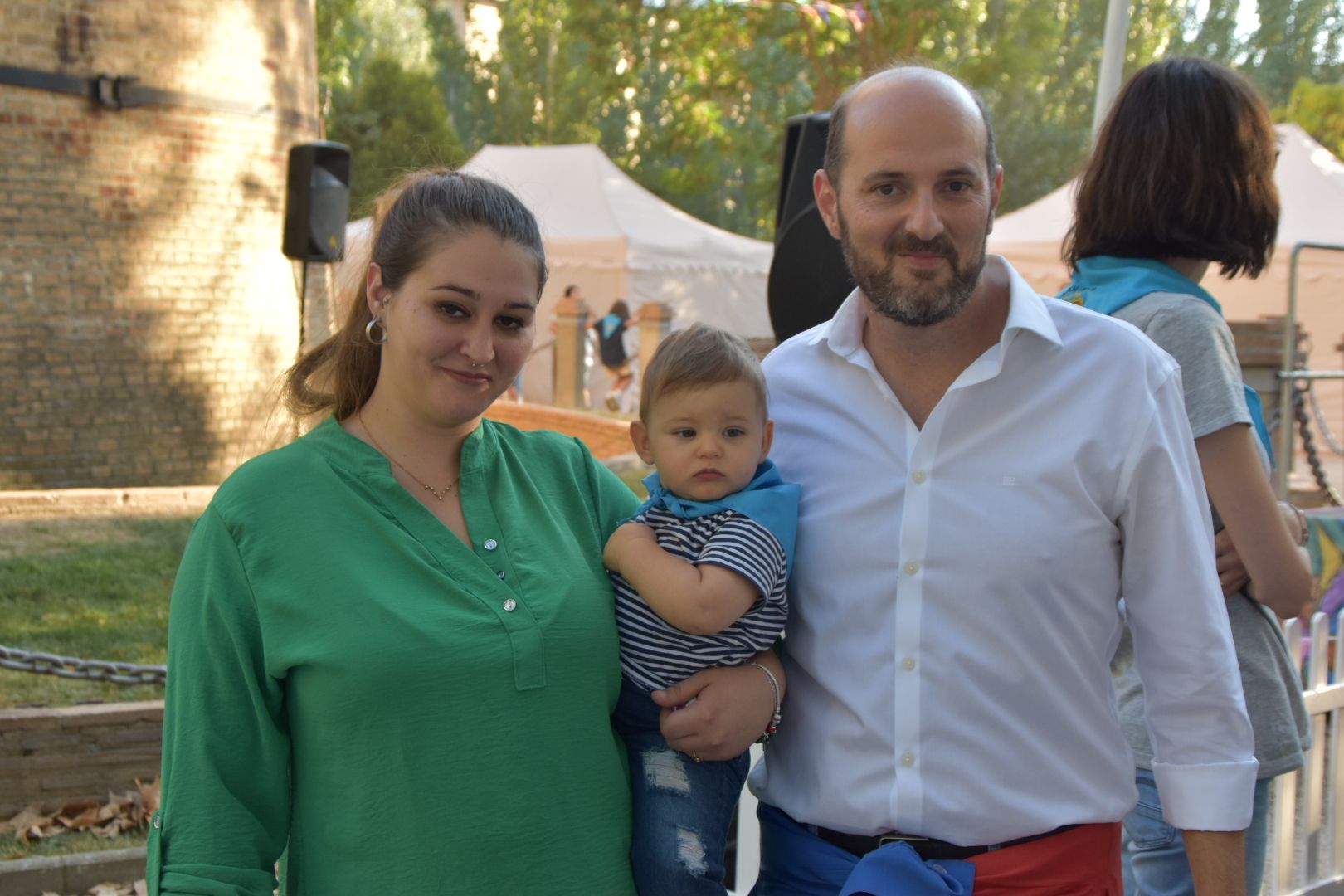 Los bebés de Monzón reciben su primera pañoleta 