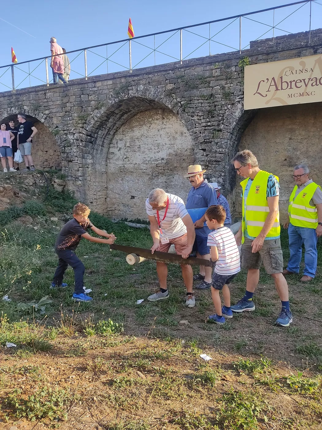 Concurso aserrado de troncos infantil