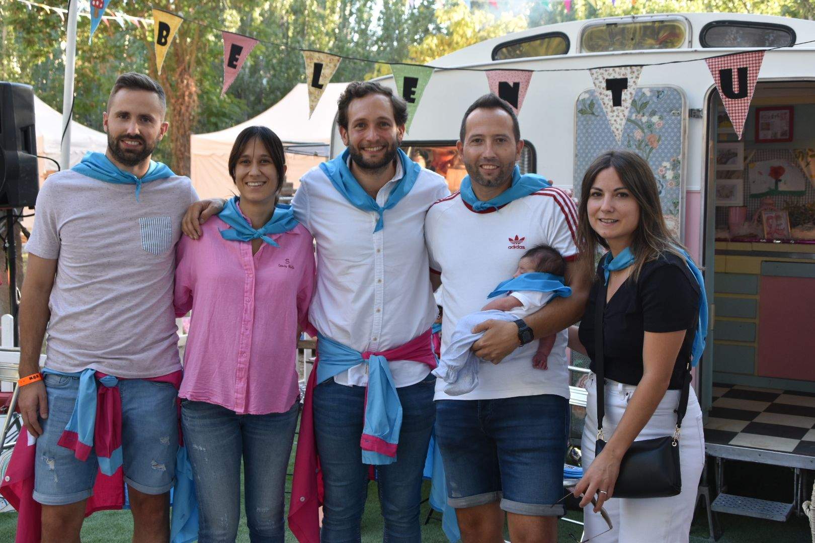 Los bebés de Monzón reciben su primera pañoleta 