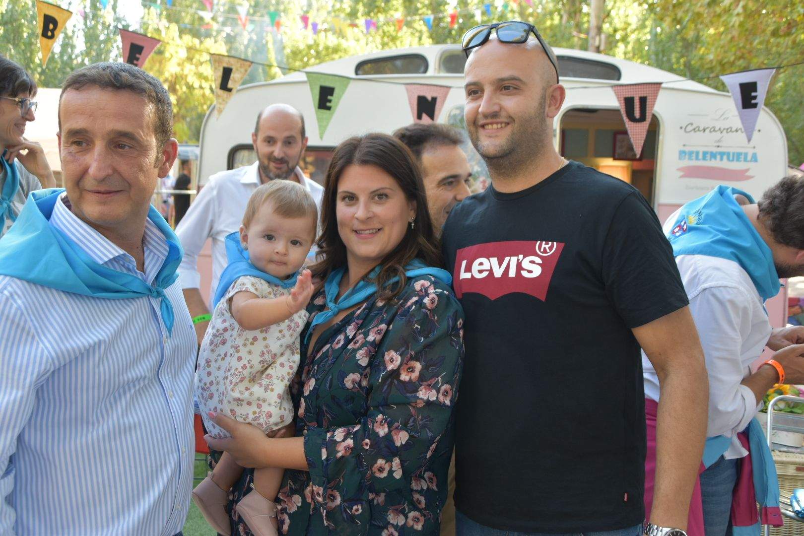 Los bebés de Monzón reciben su primera pañoleta 