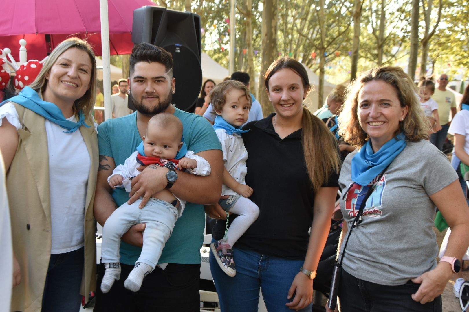 Los bebés de Monzón reciben su primera pañoleta