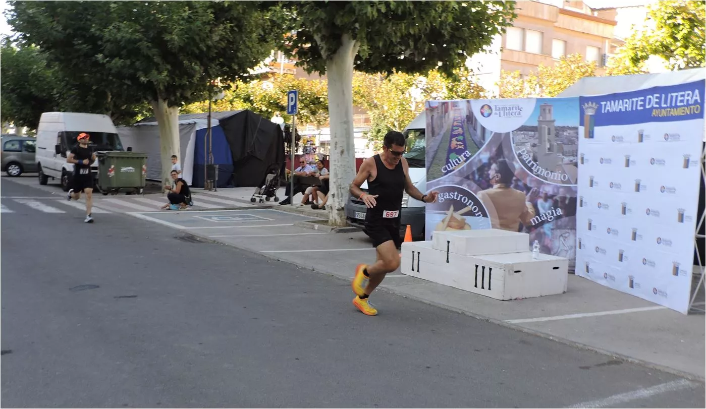 Ernesto Sierra venciendo en una prima a Óscar Celma