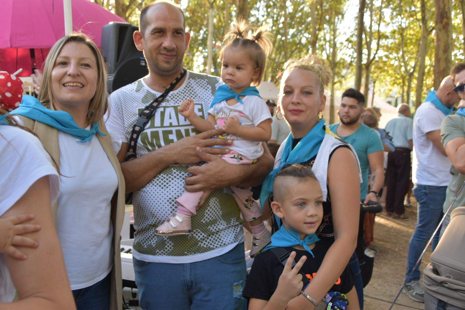 Los bebés de Monzón reciben su primera pañoleta (24)