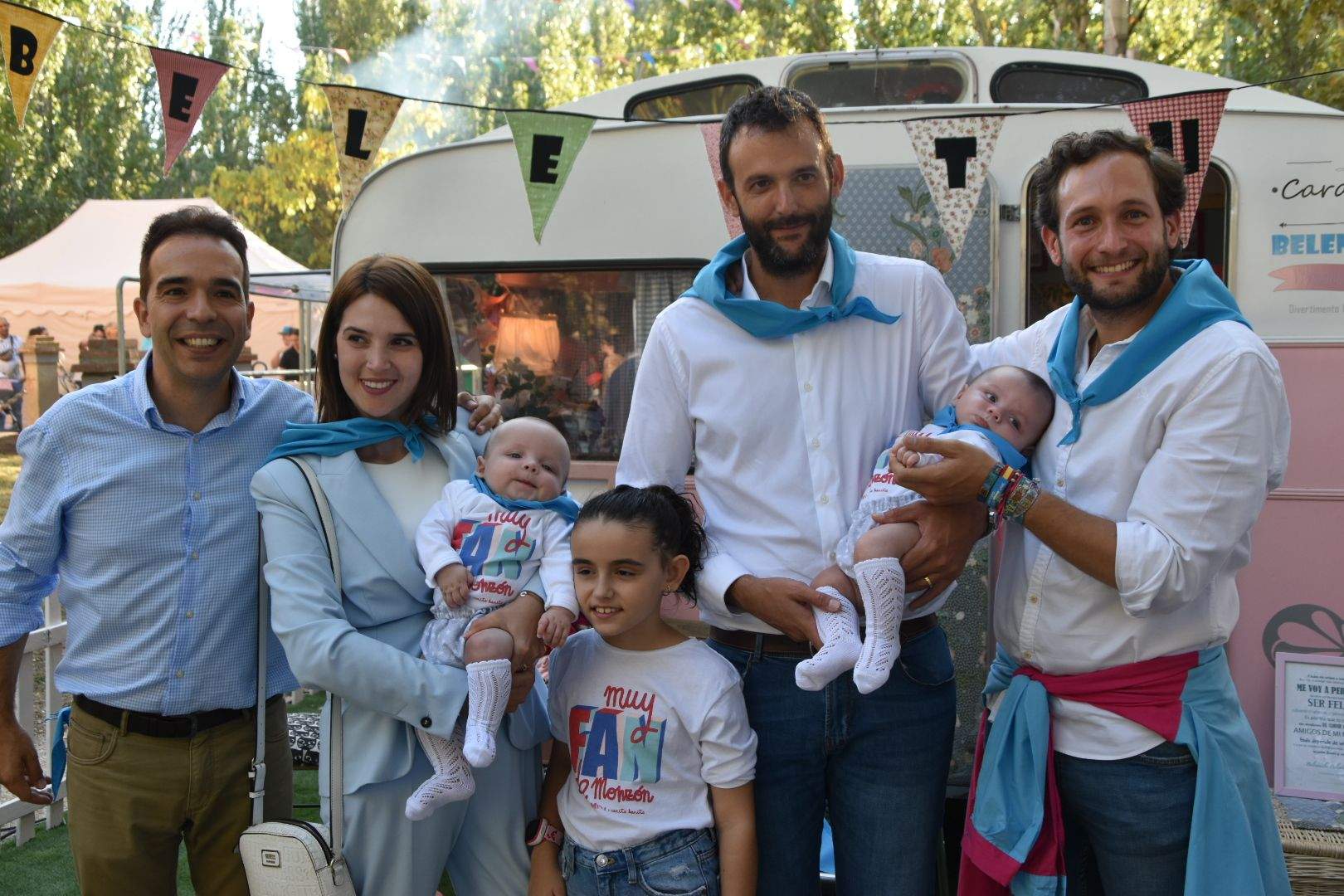 Los bebés de Monzón reciben su primera pañoleta 