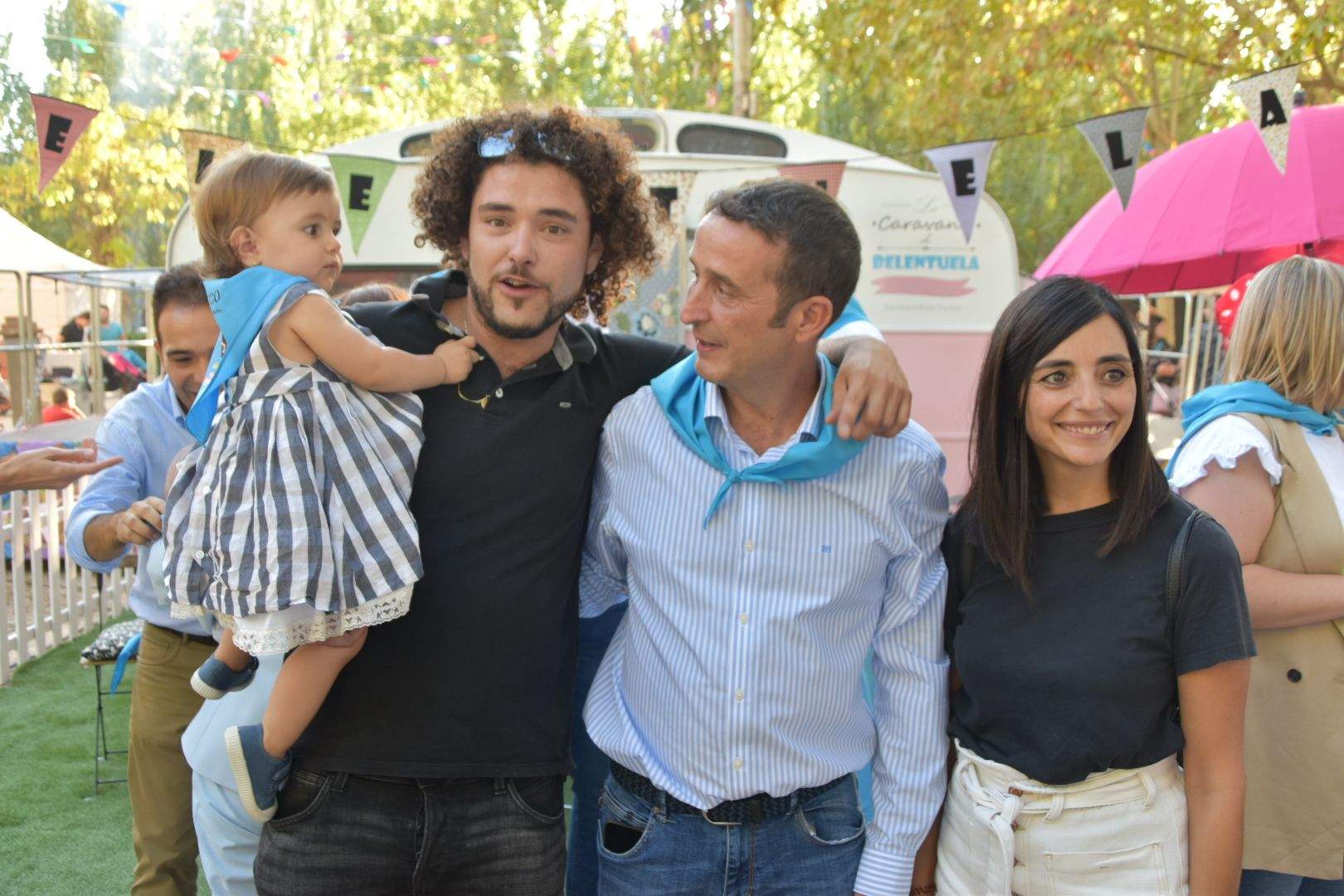 Los bebés de Monzón reciben su primera pañoleta 