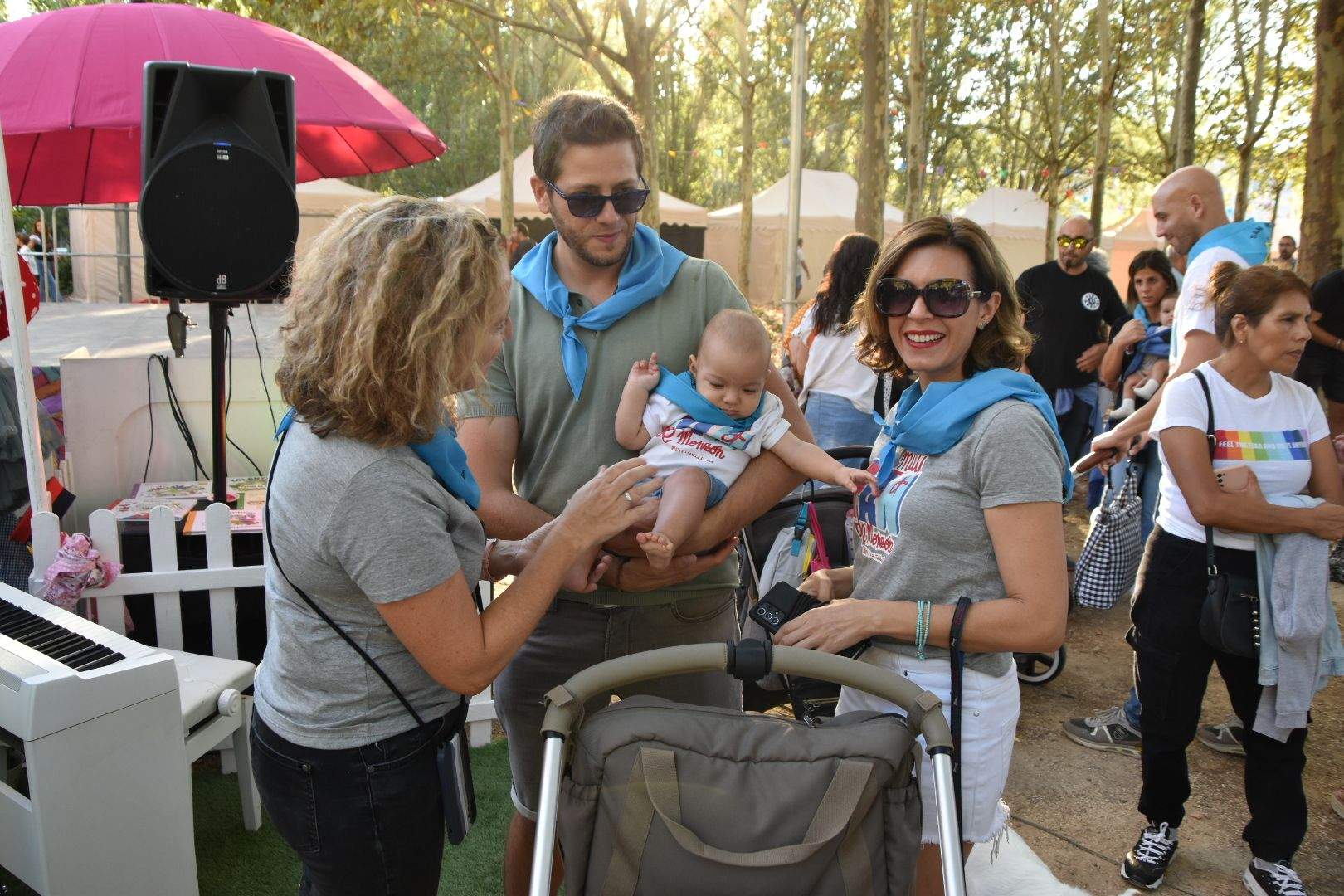 Los bebés de Monzón reciben su primera pañoleta (30)