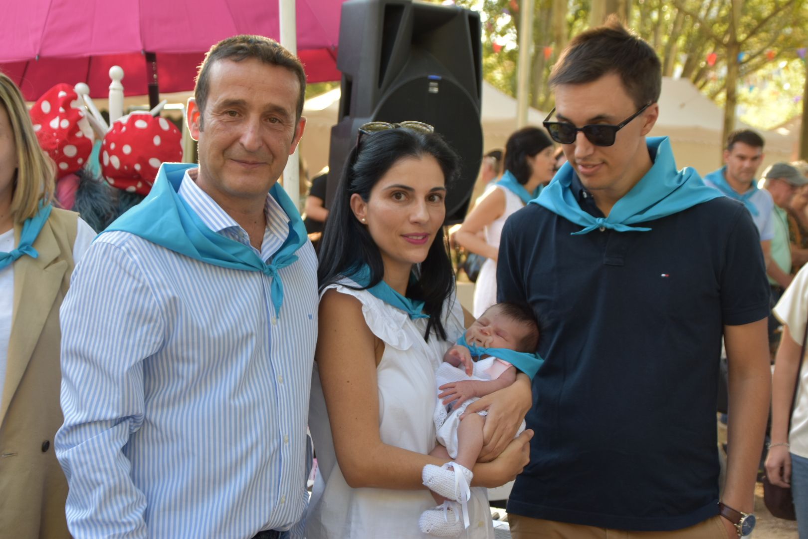 Los bebés de Monzón reciben su primera pañoleta 