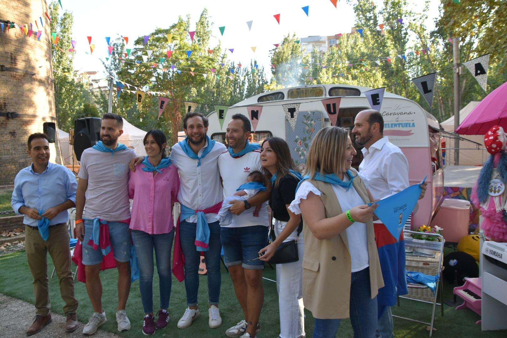 Los bebés de Monzón reciben su primera pañoleta 