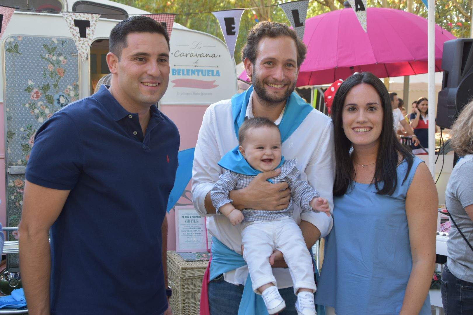 Los bebés de Monzón reciben su primera pañoleta 