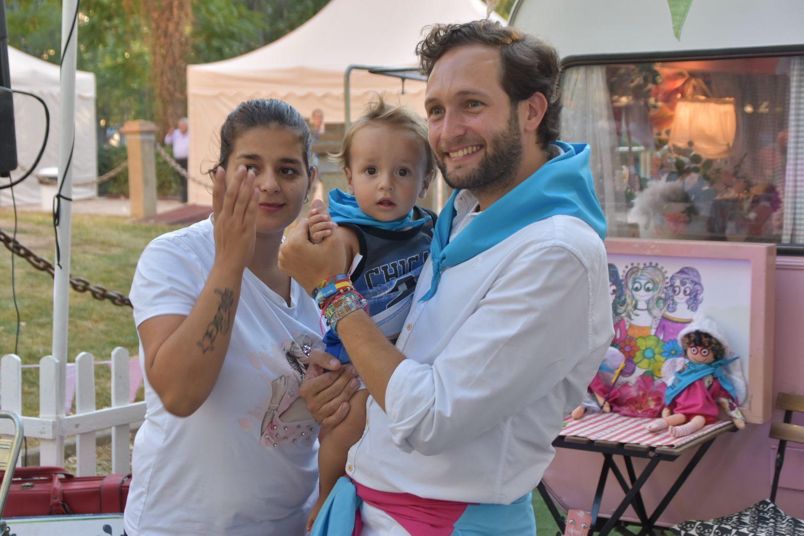 Los bebés de Monzón reciben su primera pañoleta 