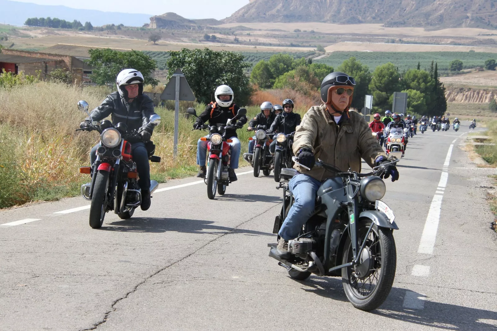 XVIII Concentración de Motos Antiguas de Alberuela de Tubo. Foto Carlos Neofato 