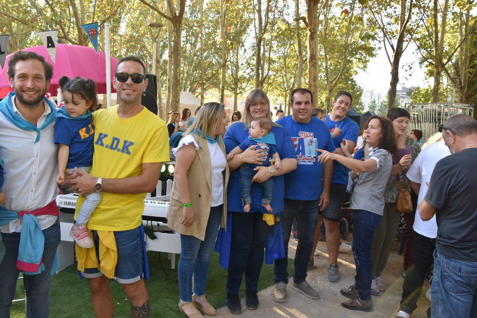Los bebés de Monzón reciben su primera pañoleta 