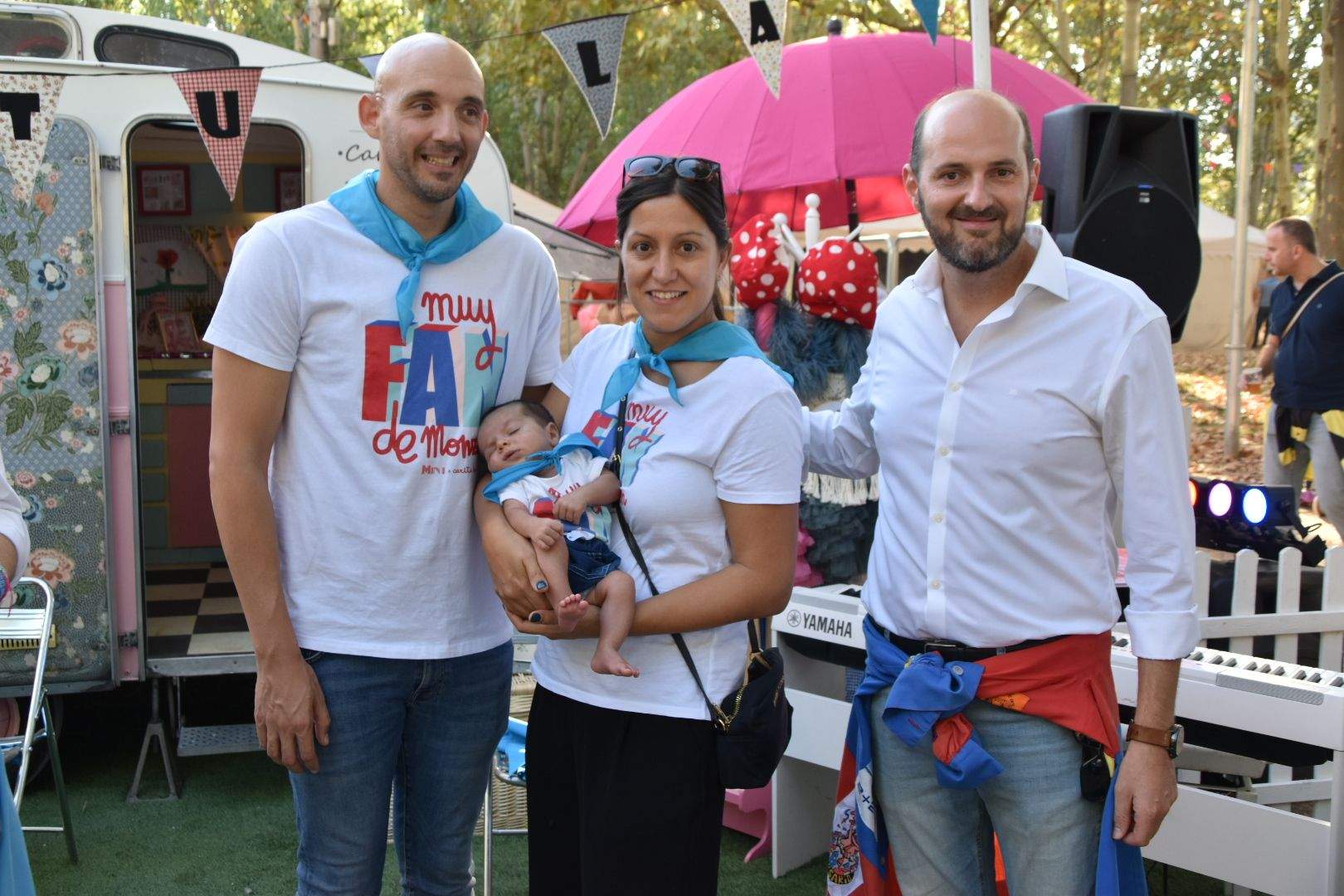 Los bebés de Monzón reciben su primera pañoleta 