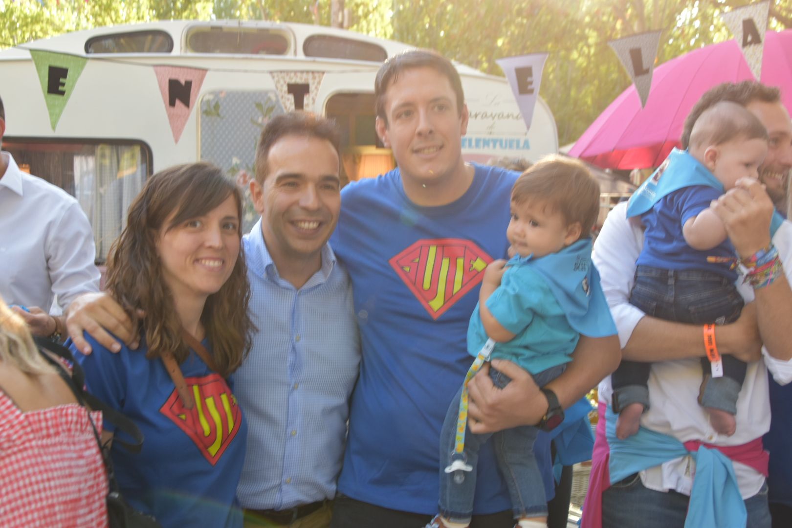 Los bebés de Monzón reciben su primera pañoleta 