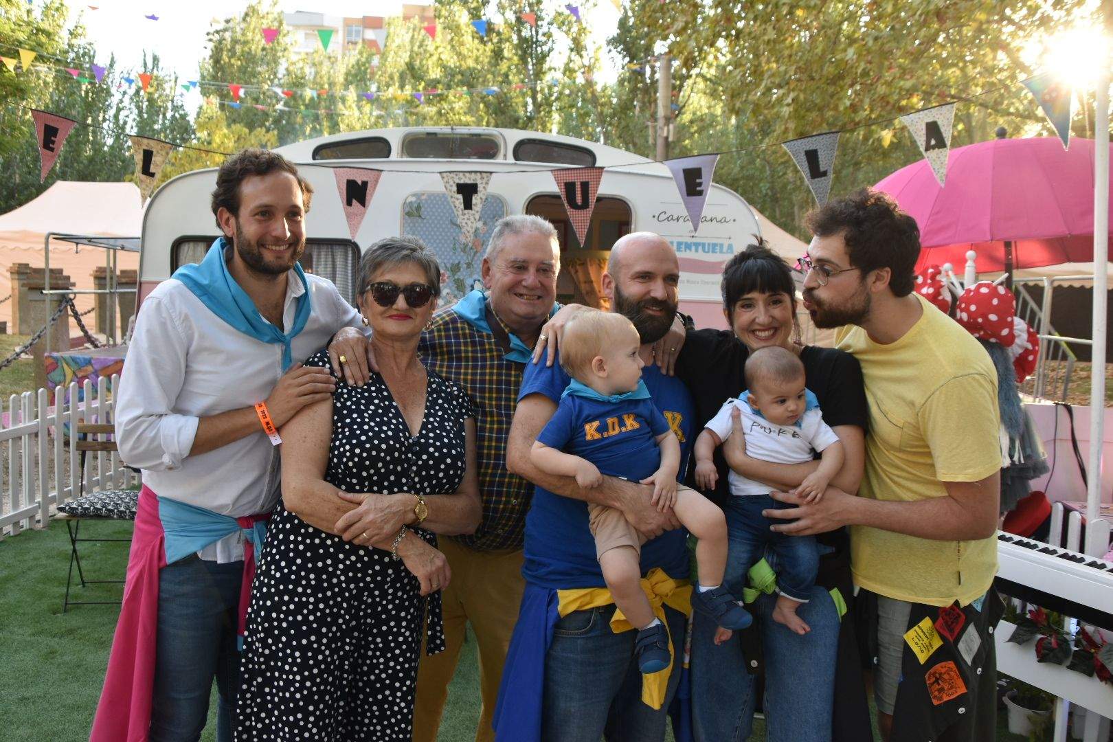 Los bebés de Monzón reciben su primera pañoleta 