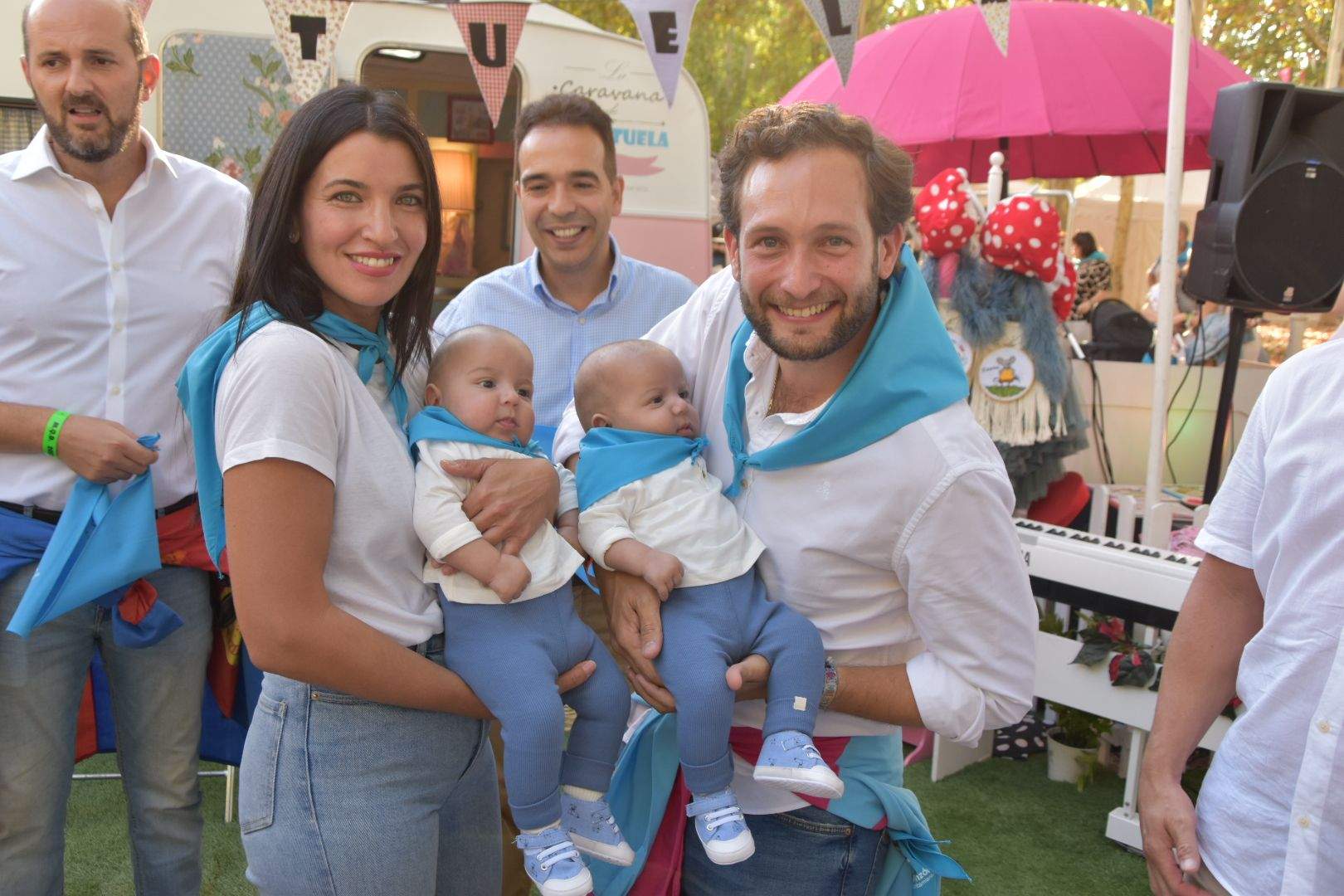 Los bebés de Monzón reciben su primera pañoleta 