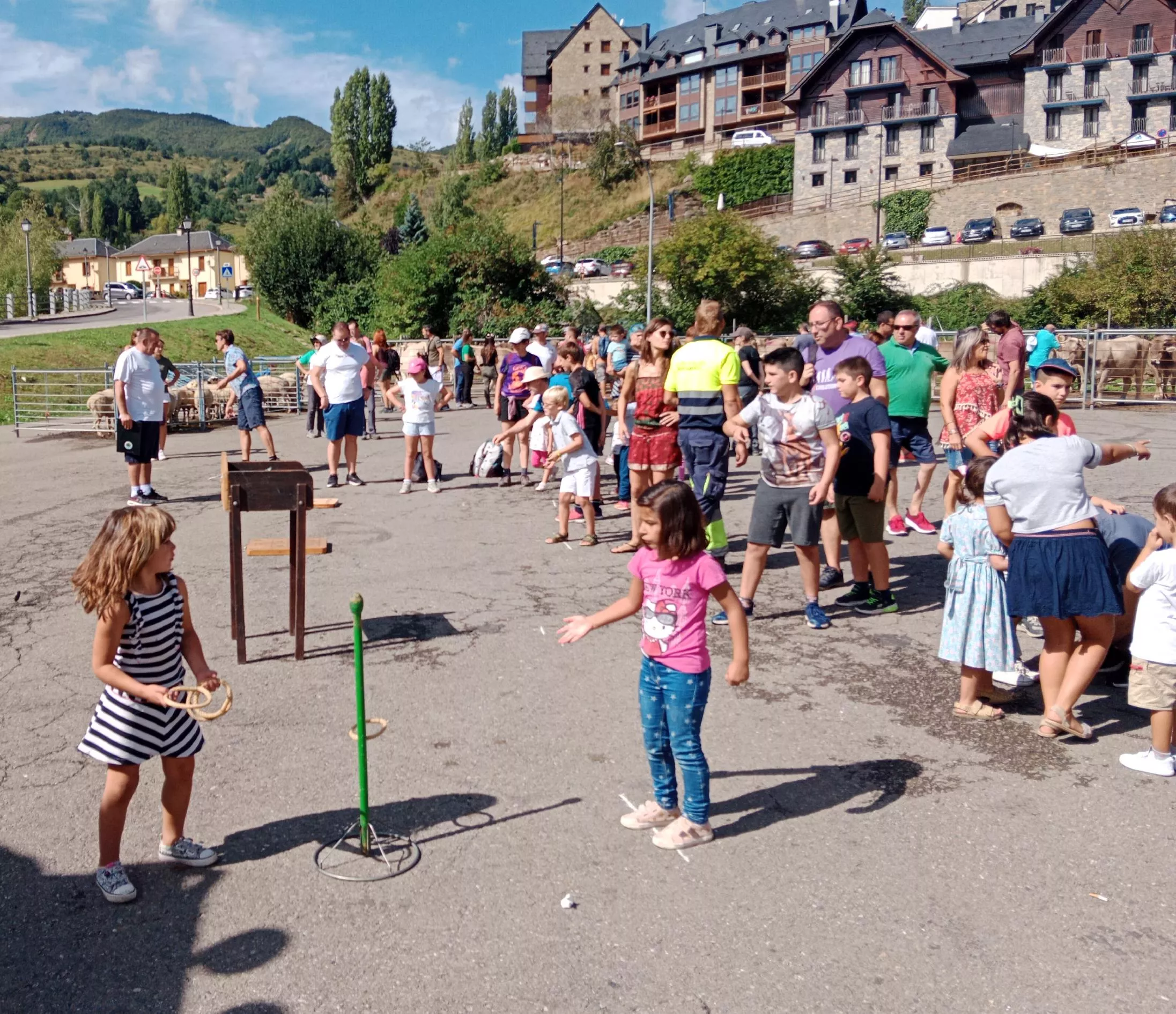 Vista de los juegos tradicionales en Sallent de Gállego.