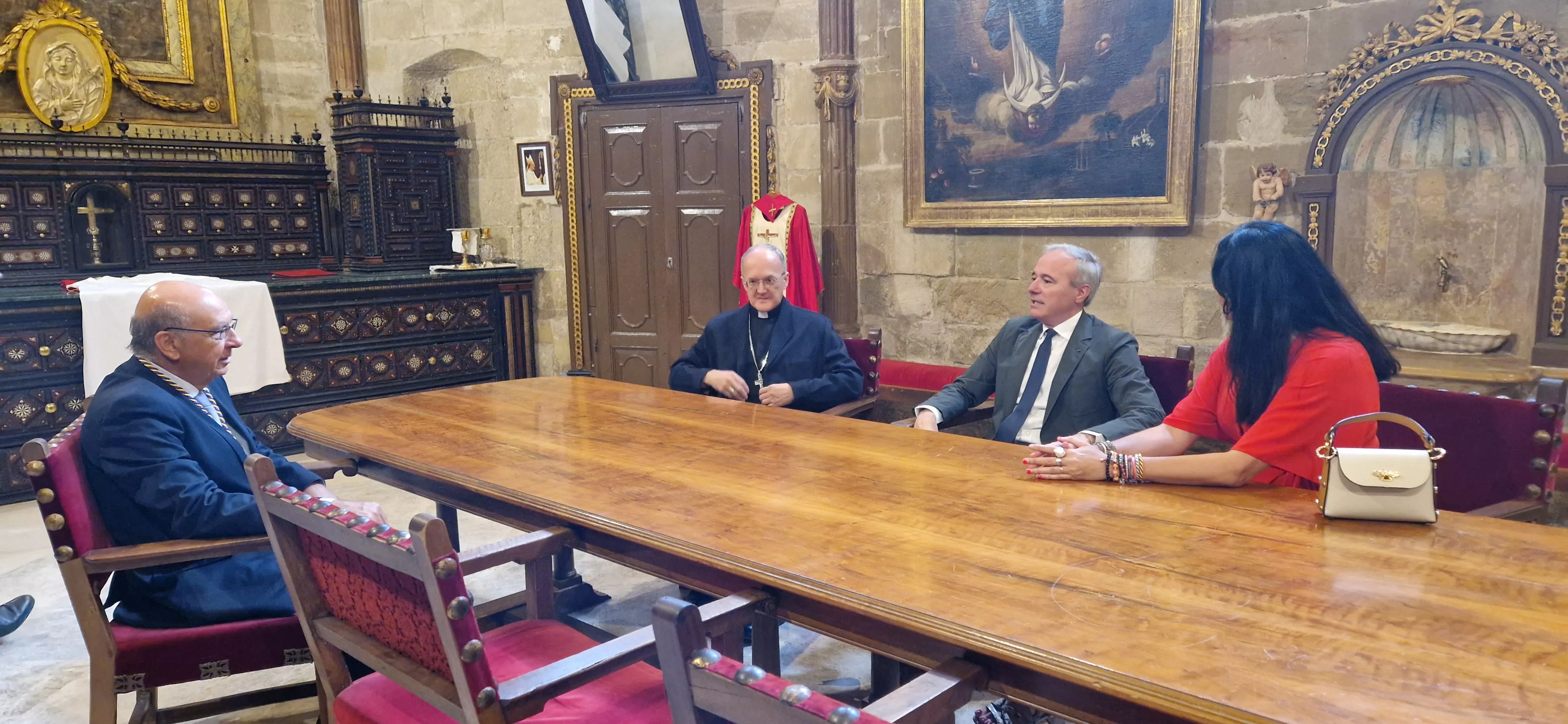 El presidente ha visitado después la Catedral de Huesca. Foto Myriam Martínez 
