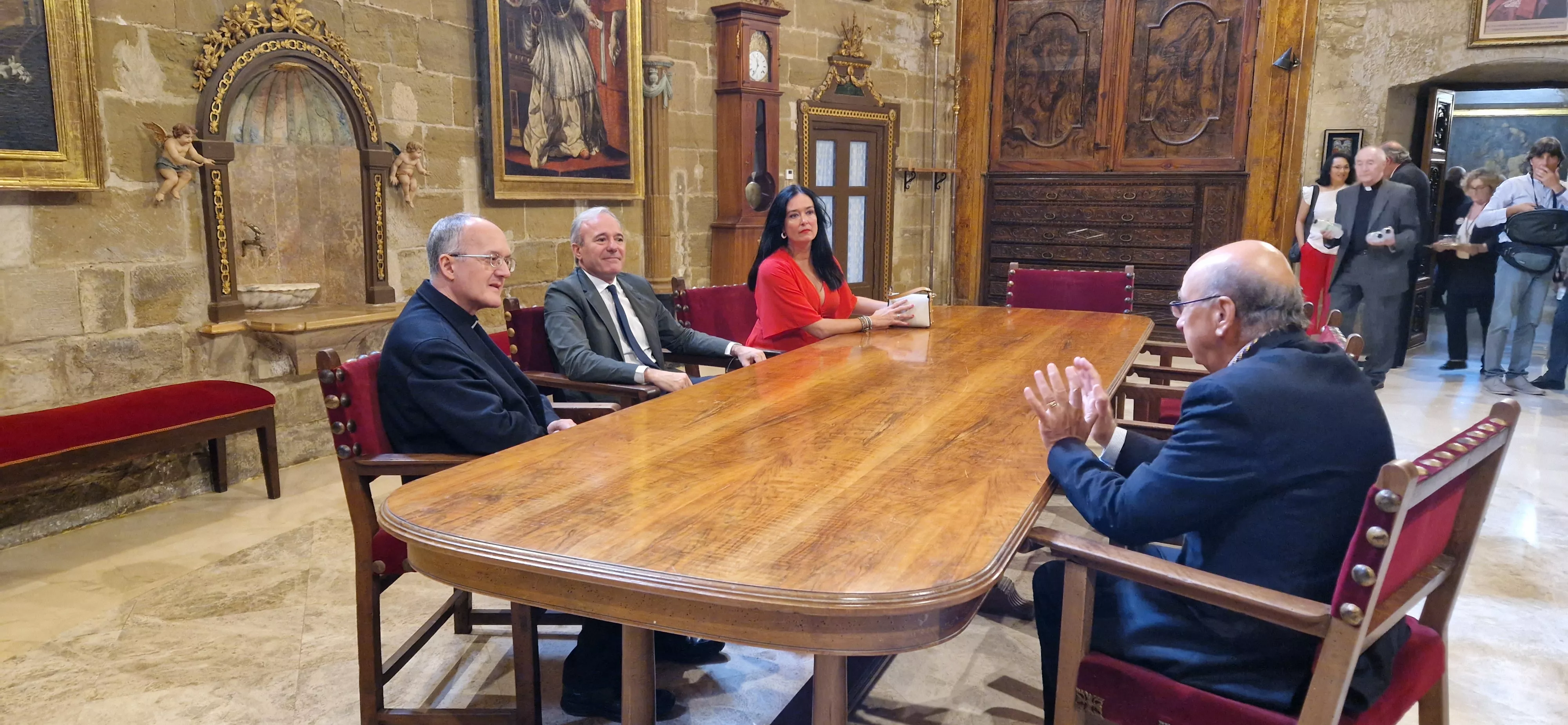 El presidente ha visitado después la Catedral de Huesca. Foto Myriam Martínez 