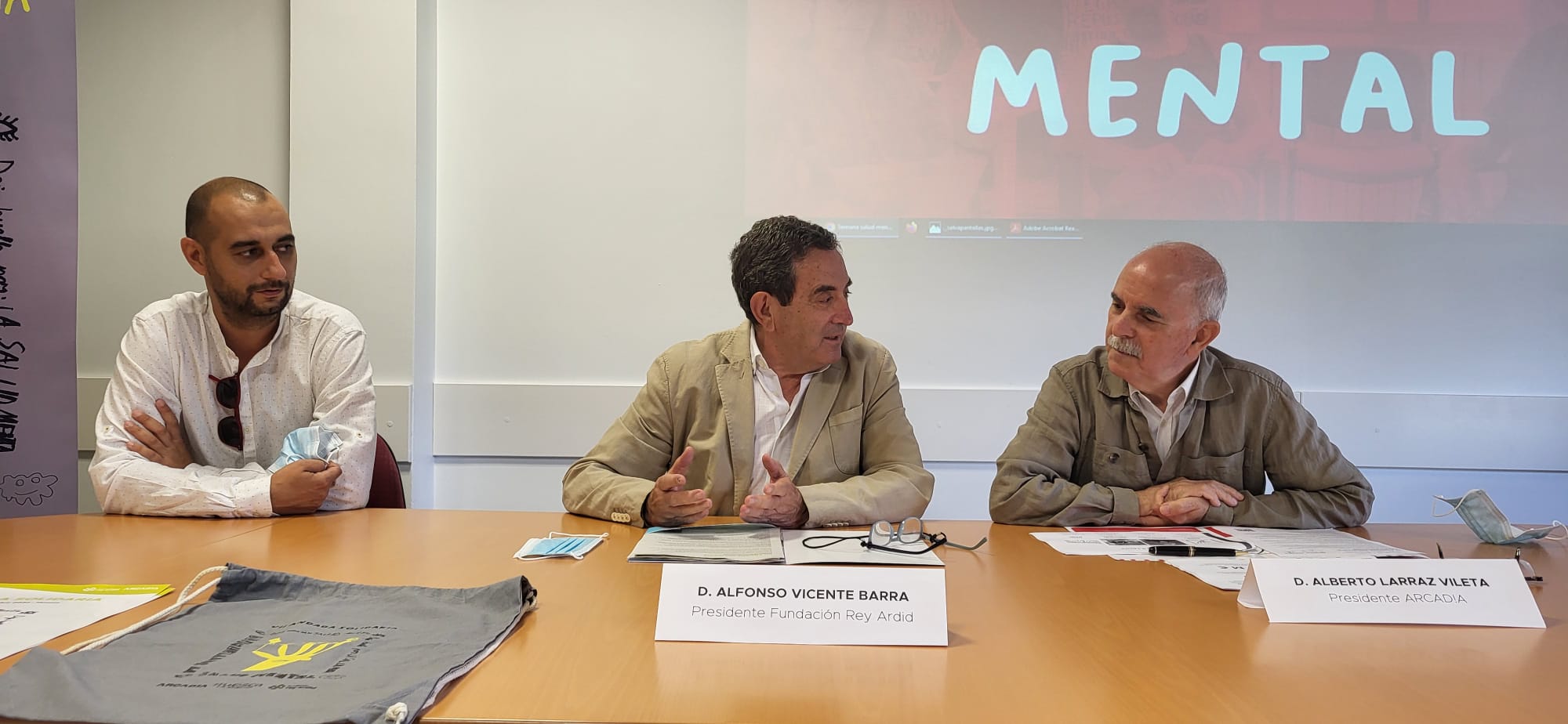 Alex Pigem, Alfonso Vicente y Alberto Larraz, en la presentación de la andada solidaria