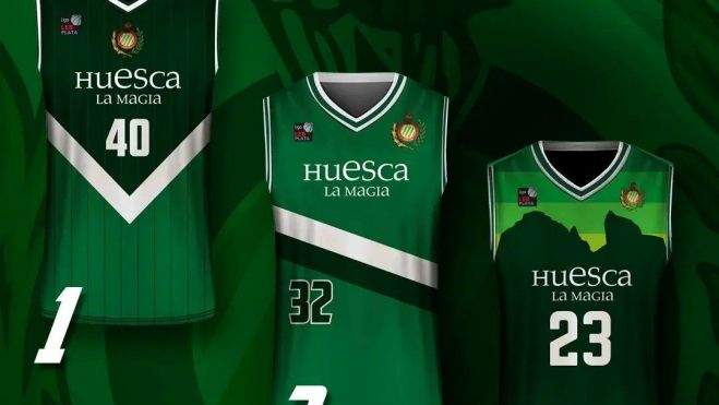 Estas han sido las tres opciones de camisetas. Estas han sido las tres opciones de camisetas.
