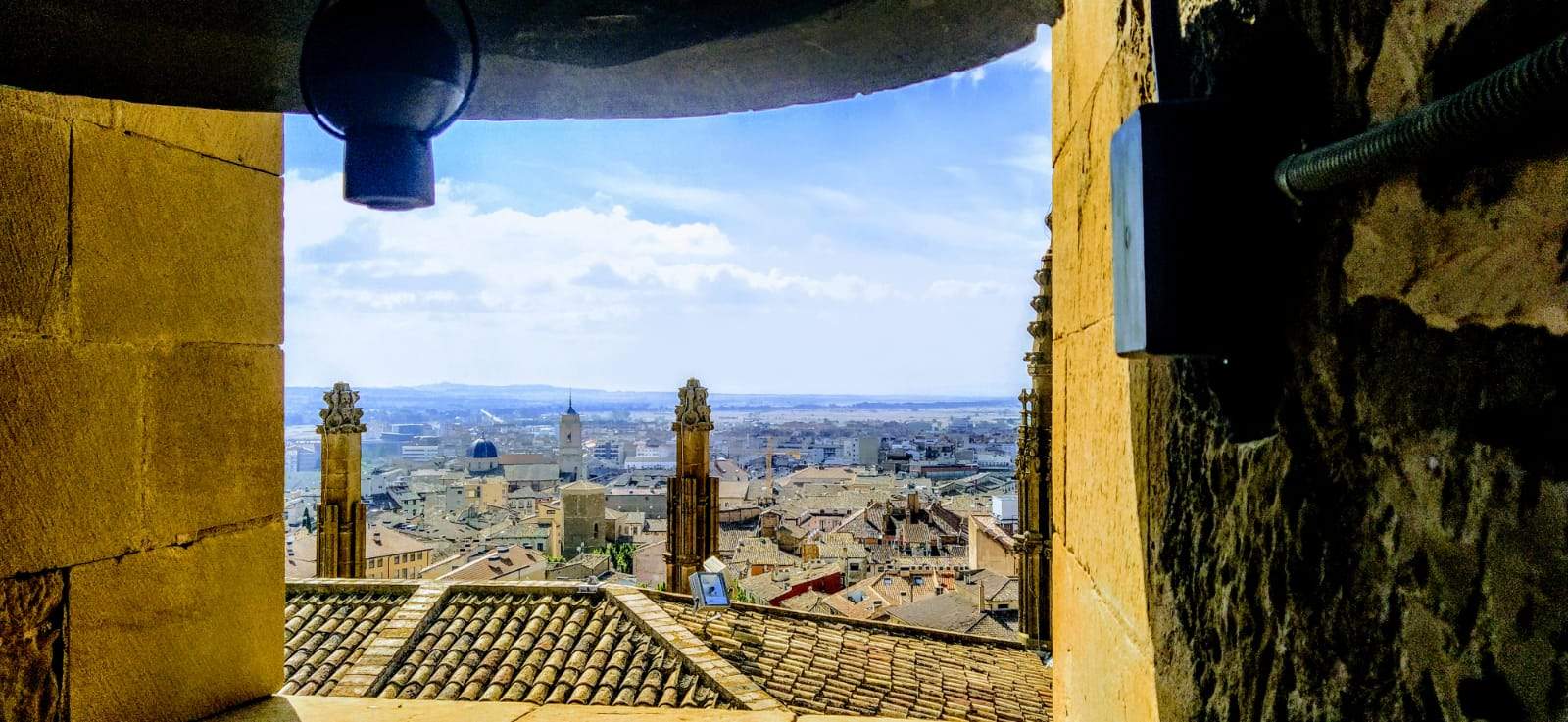 Vistas de Huesca desde su catedral. Foto Joaquín Santafé 