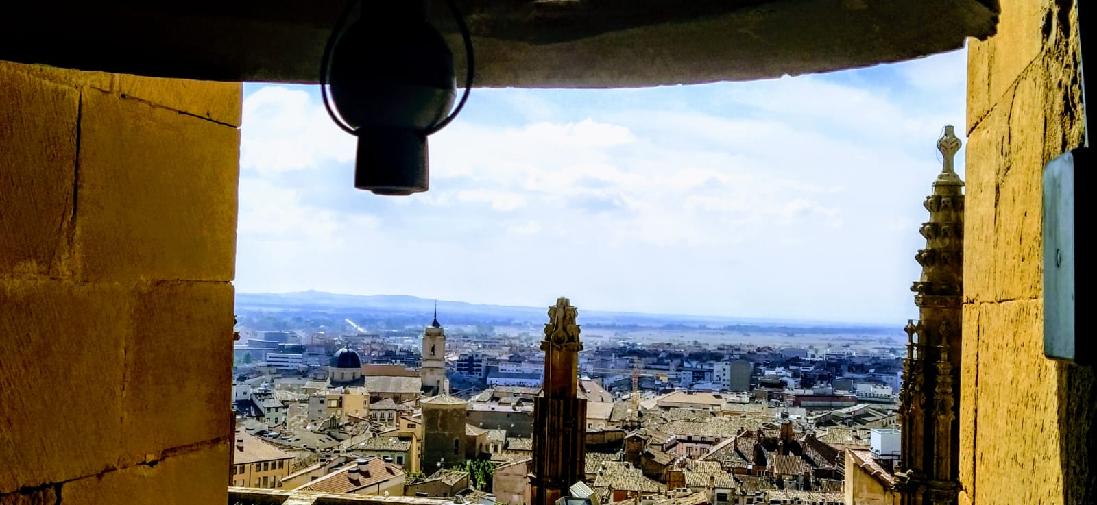 San Pedro y San Lorenzo, desde la Catedral de Huesca. Joaquín Santafé