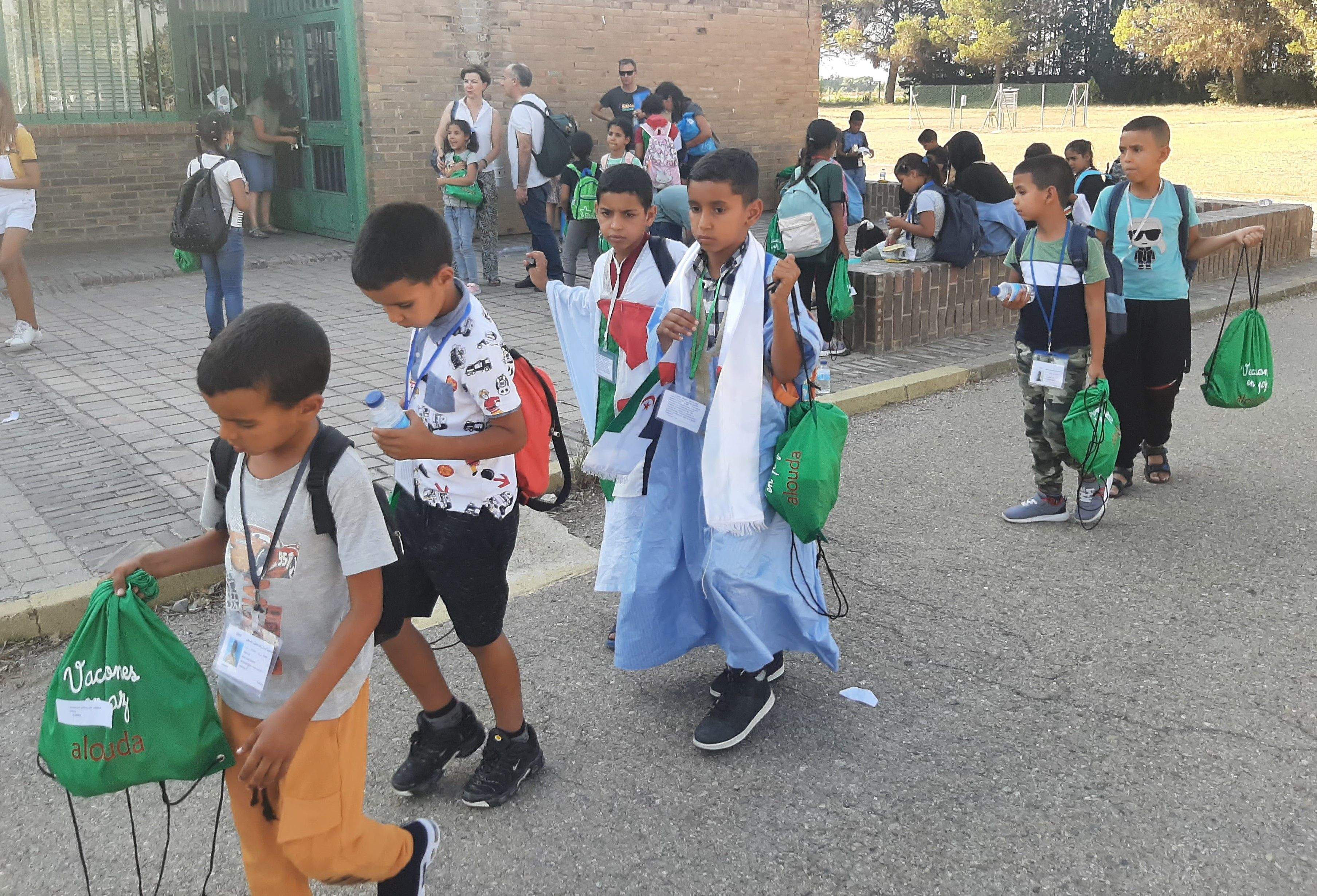 El viaje ha sido largo y se notaba en las caras de algunos niños.