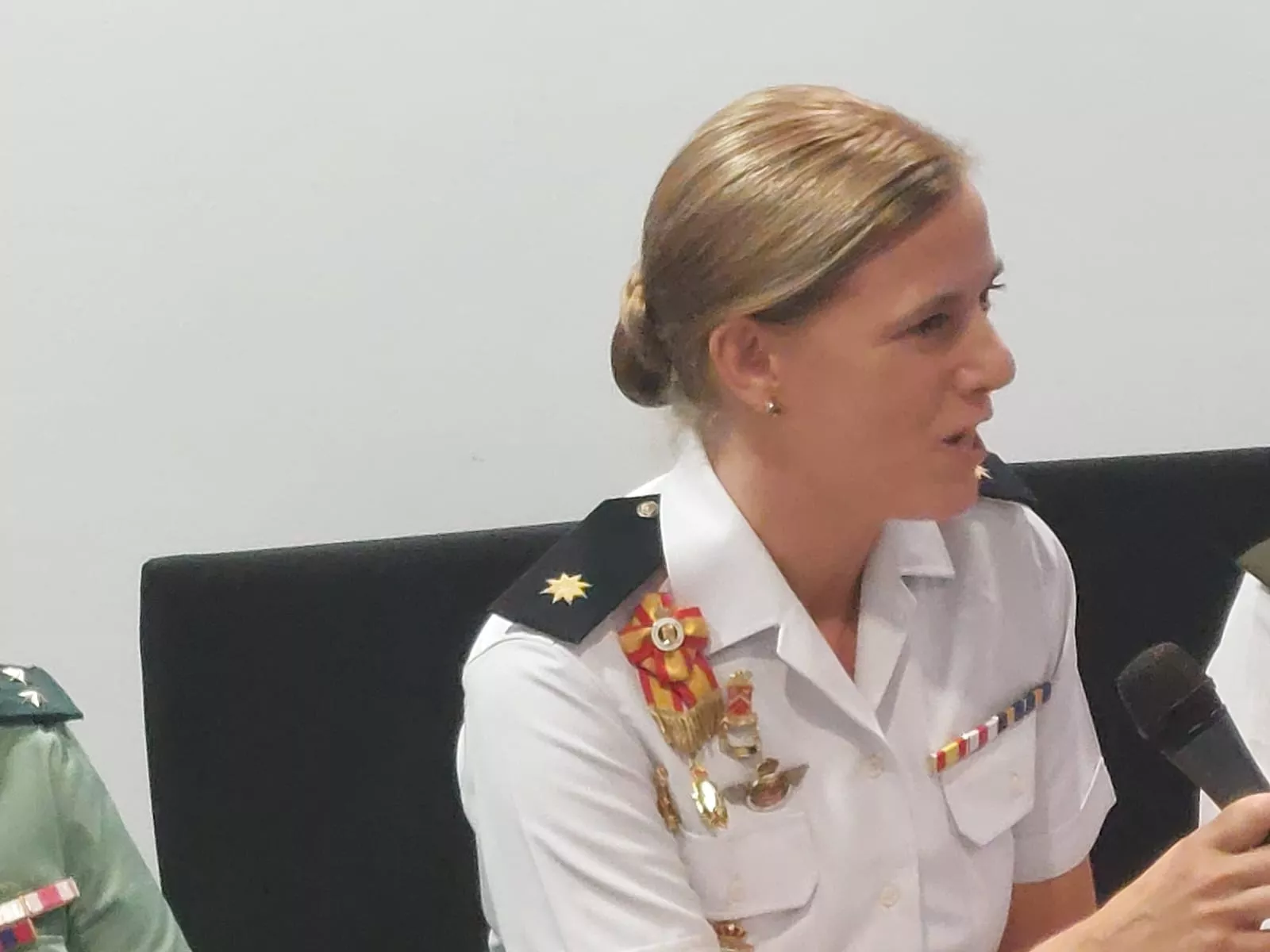 Imágenes de pioneras en la incorporación de la mujer a las Fuerzas ...