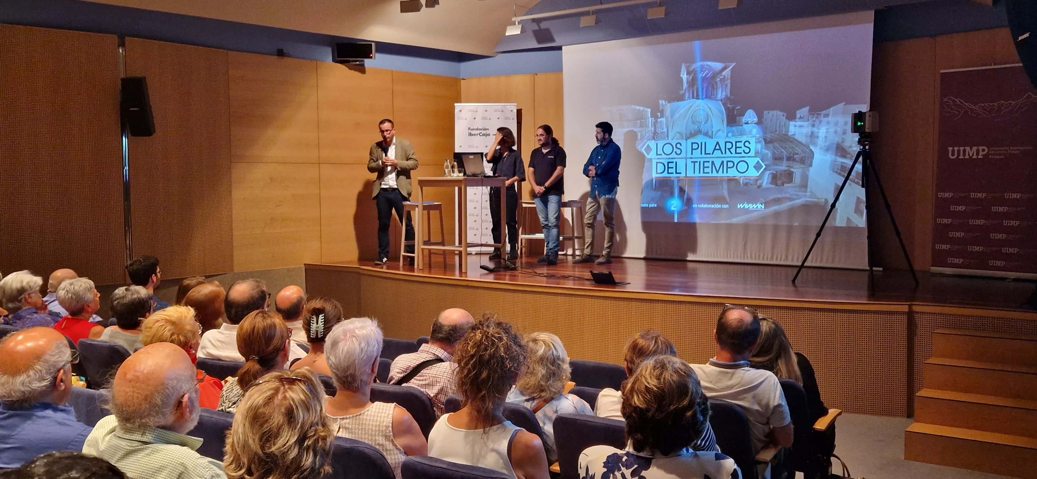 Charla sobre "Los Pilares del Tiempo". Foto Myriam Martínez