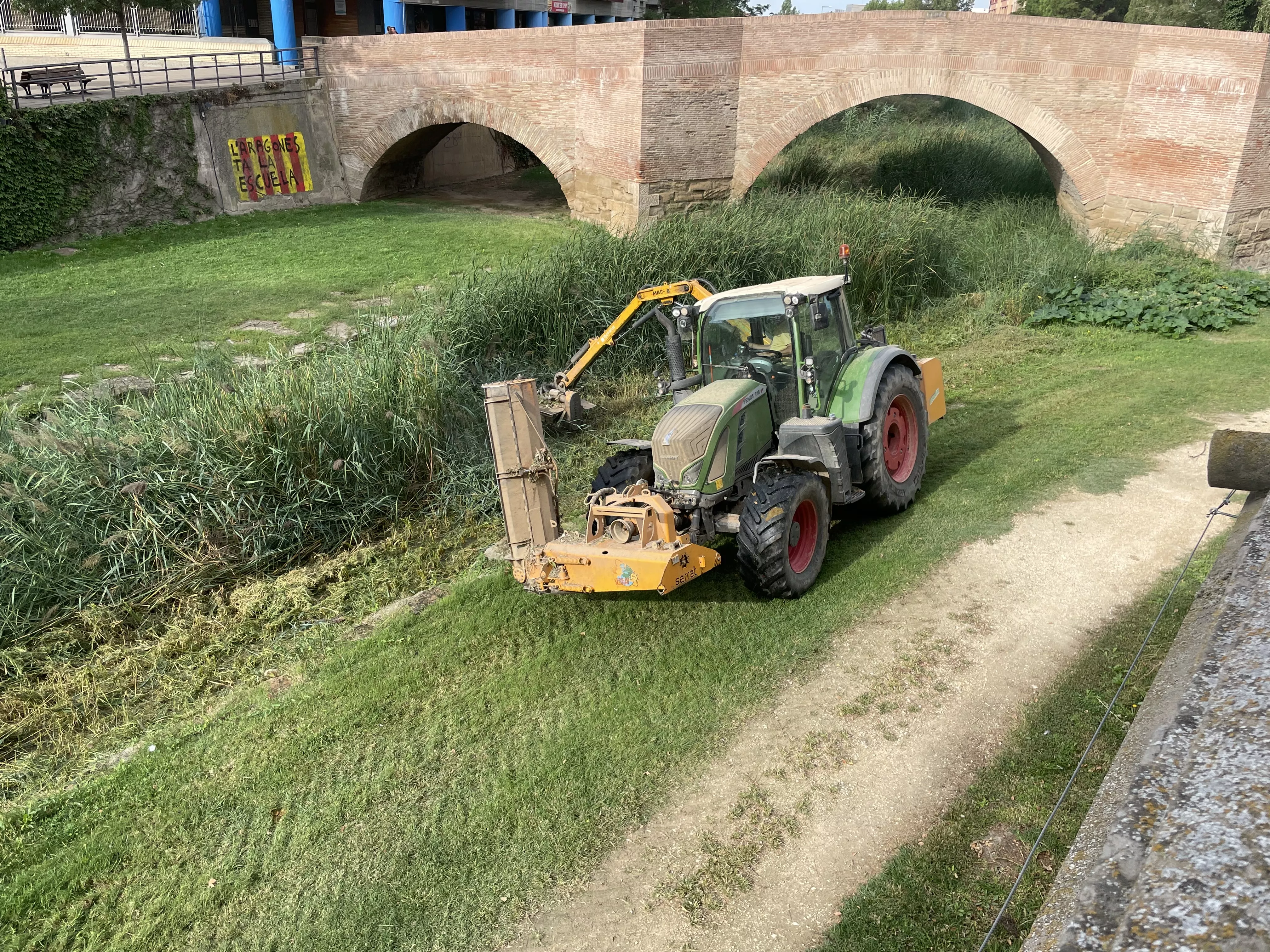 La actuación en el cauce hay que realizarla bajo los parámetros que marca la Confederación Hidrográfica del Ebro.